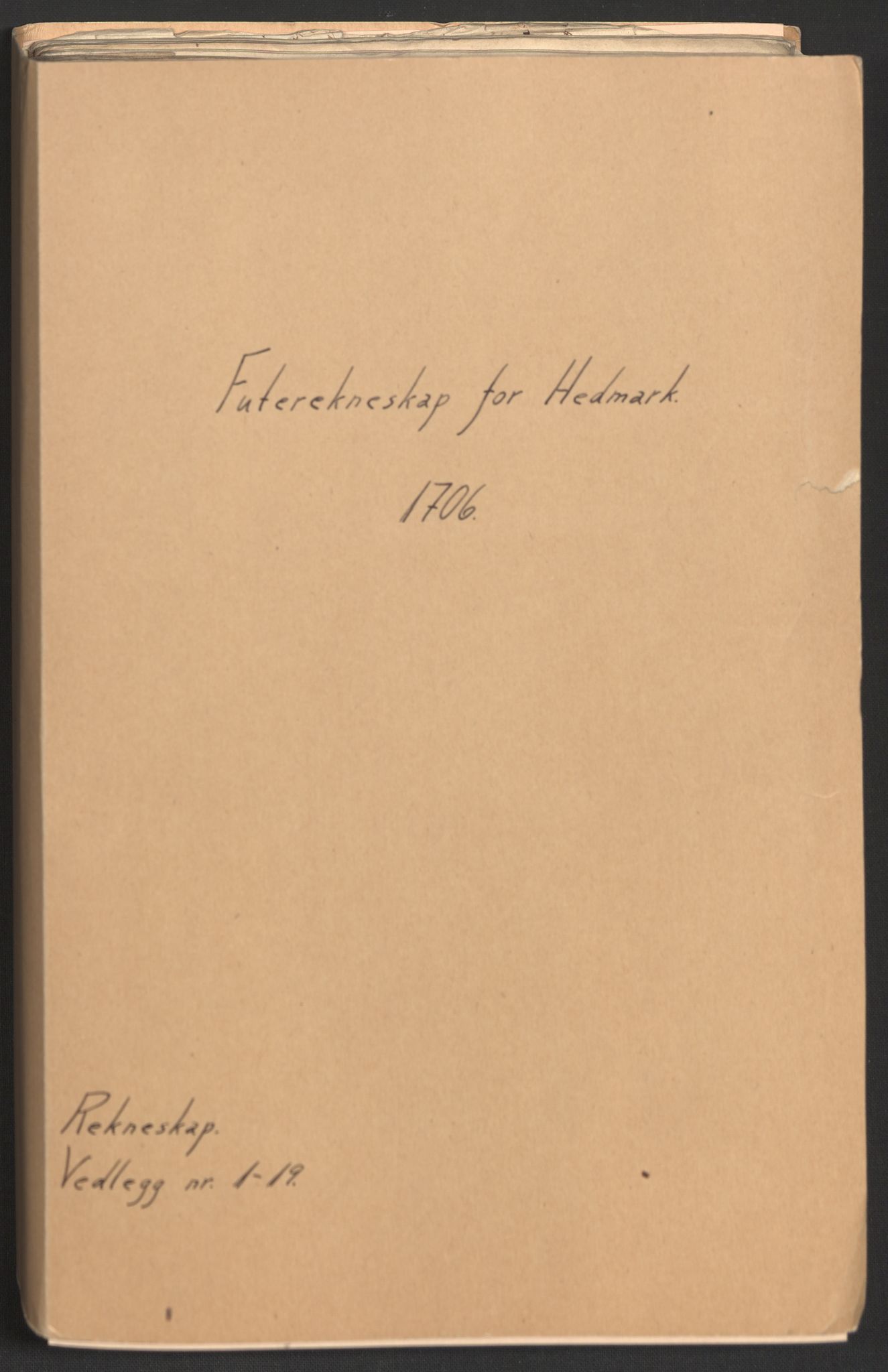 Rentekammeret inntil 1814, Reviderte regnskaper, Fogderegnskap, RA/EA-4092/R16/L1043: Fogderegnskap Hedmark, 1706-1707, p. 2