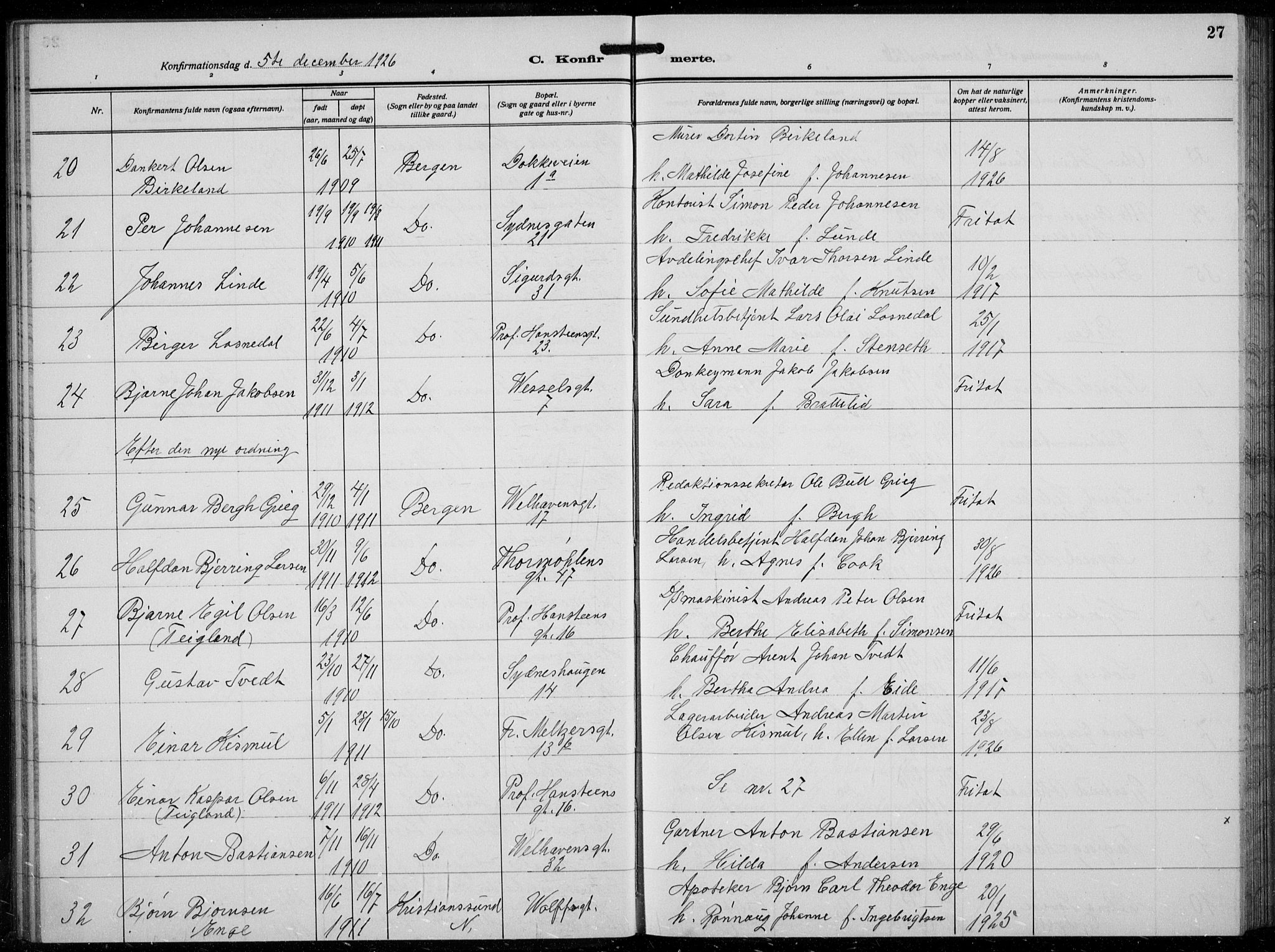 Johanneskirken sokneprestembete, SAB/A-76001/H/Hab: Parish register (copy) no. B  3, 1925-1935, p. 26b-27a