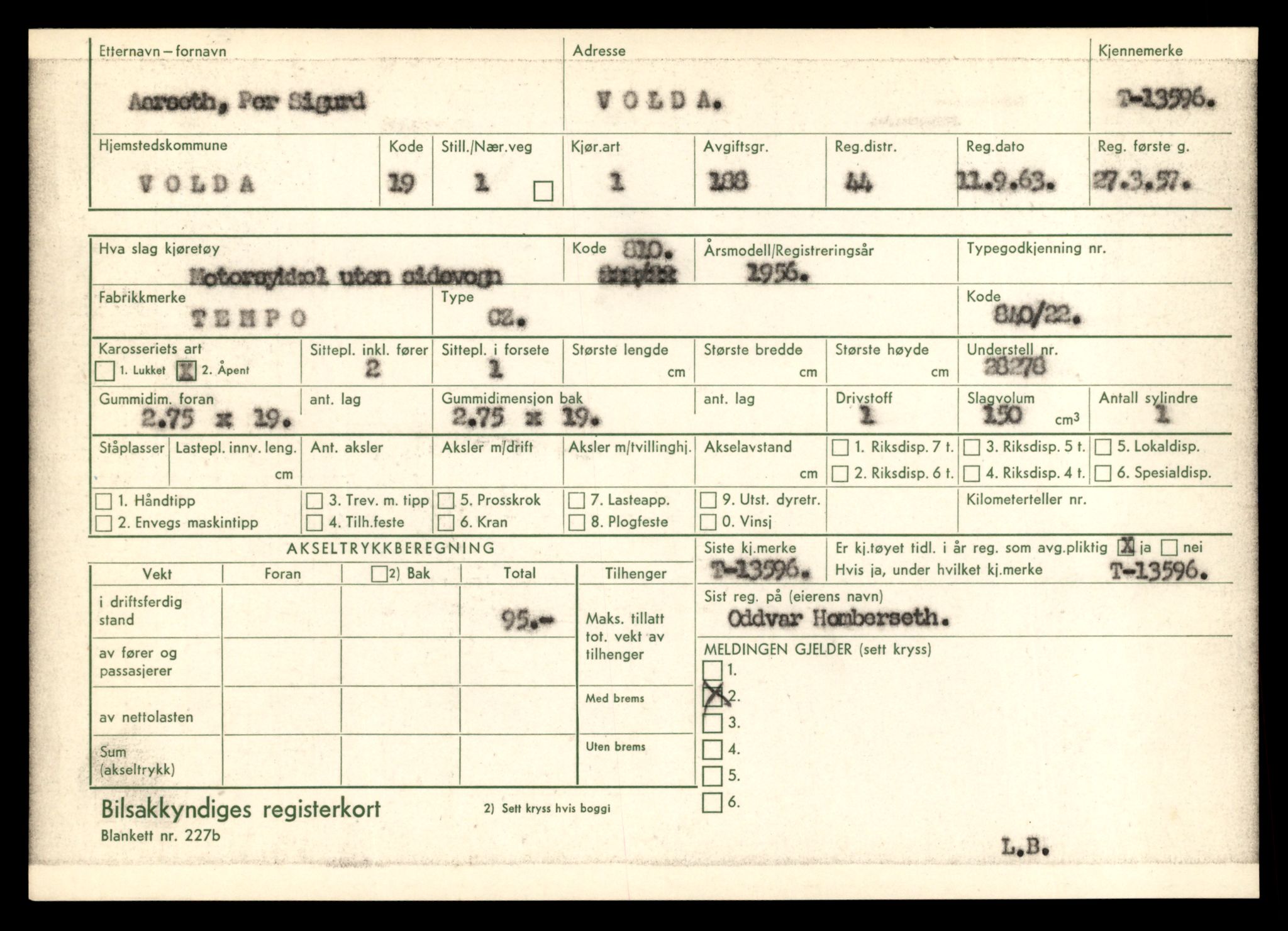 Møre og Romsdal vegkontor - Ålesund trafikkstasjon, AV/SAT-A-4099/F/Fe/L0040: Registreringskort for kjøretøy T 13531 - T 13709, 1927-1998, p. 1182