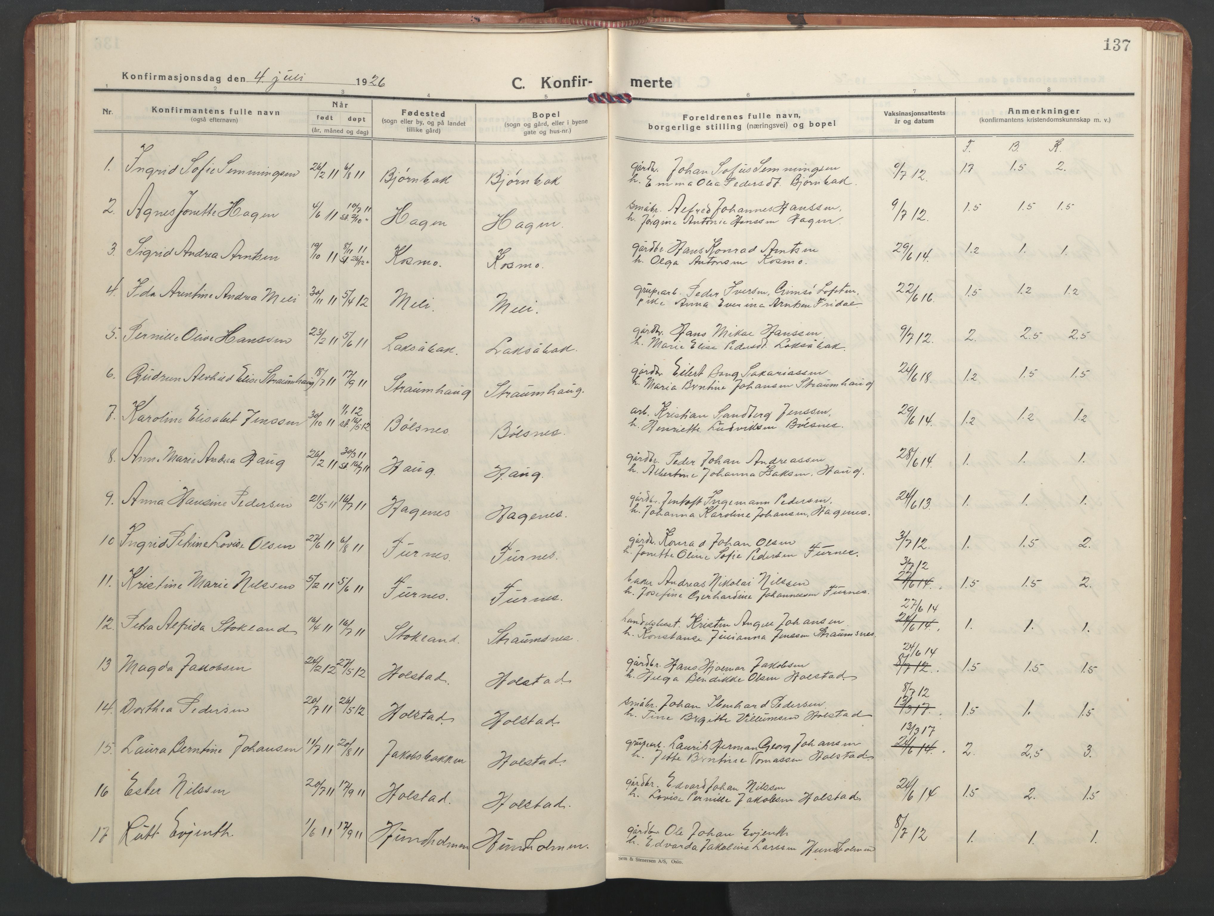 Ministerialprotokoller, klokkerbøker og fødselsregistre - Nordland, AV/SAT-A-1459/851/L0727: Parish register (copy) no. 851C02, 1925-1948, p. 137