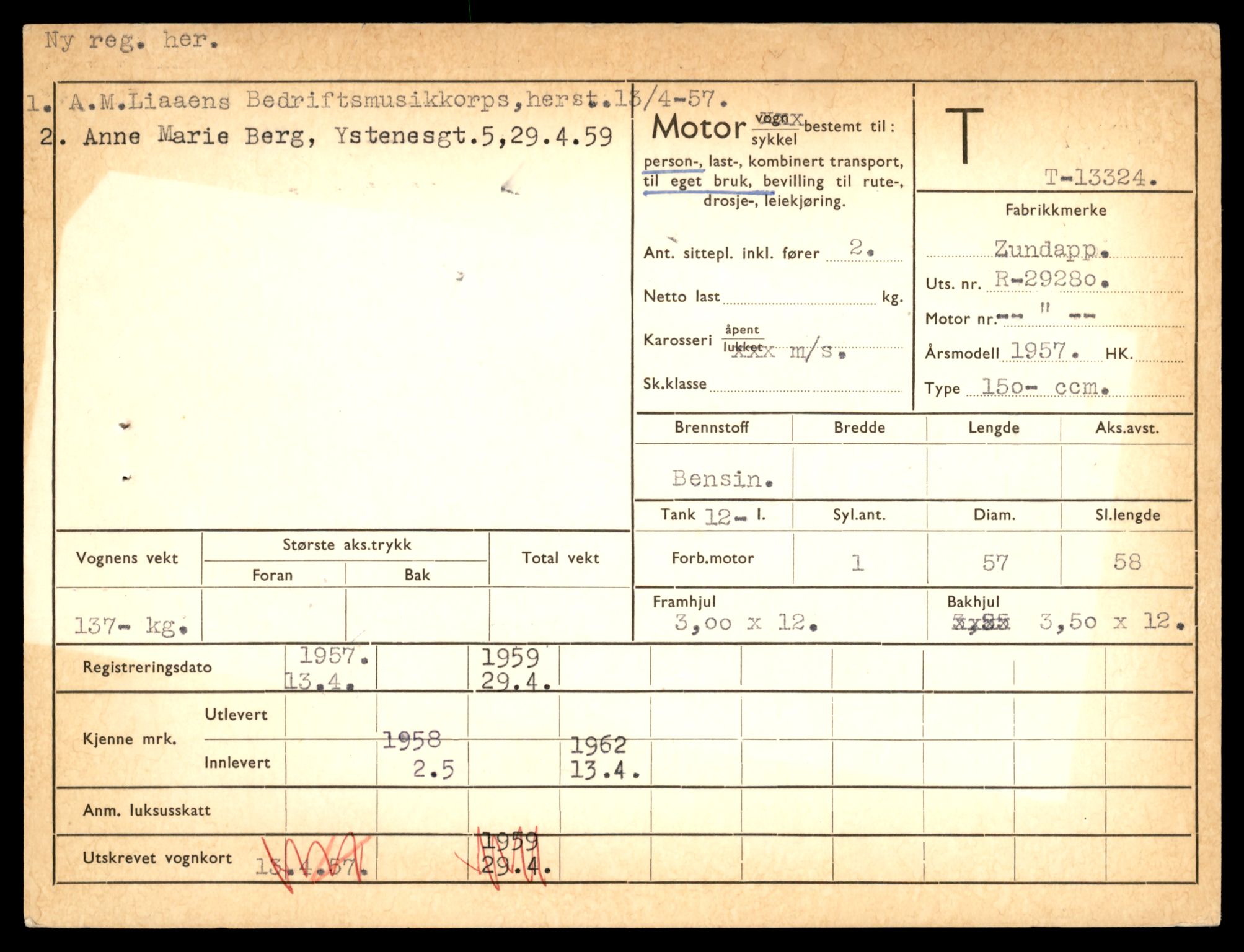 Møre og Romsdal vegkontor - Ålesund trafikkstasjon, AV/SAT-A-4099/F/Fe/L0038: Registreringskort for kjøretøy T 13180 - T 13360, 1927-1998, p. 2437