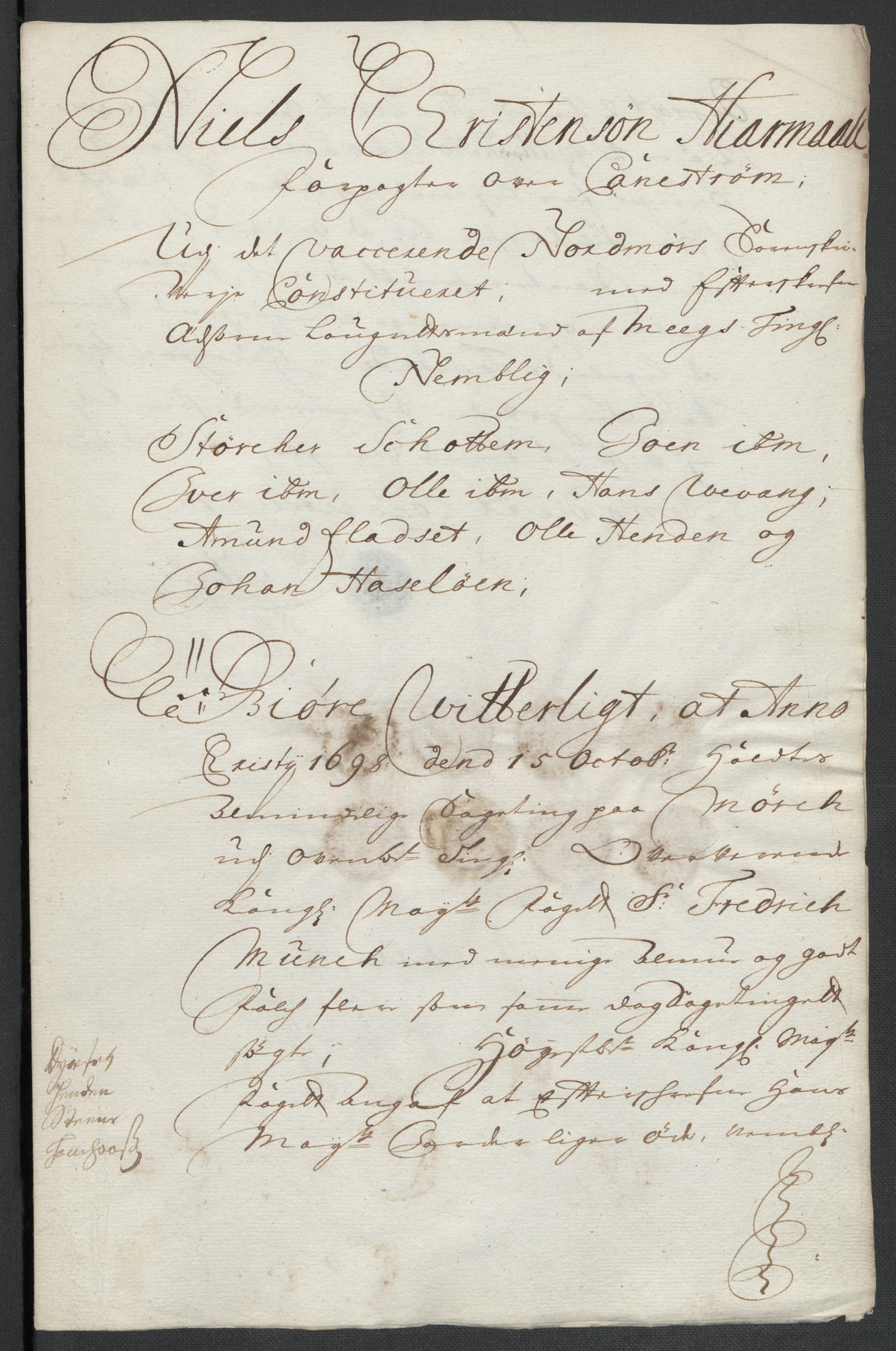 Rentekammeret inntil 1814, Reviderte regnskaper, Fogderegnskap, RA/EA-4092/R56/L3737: Fogderegnskap Nordmøre, 1697-1698, p. 313