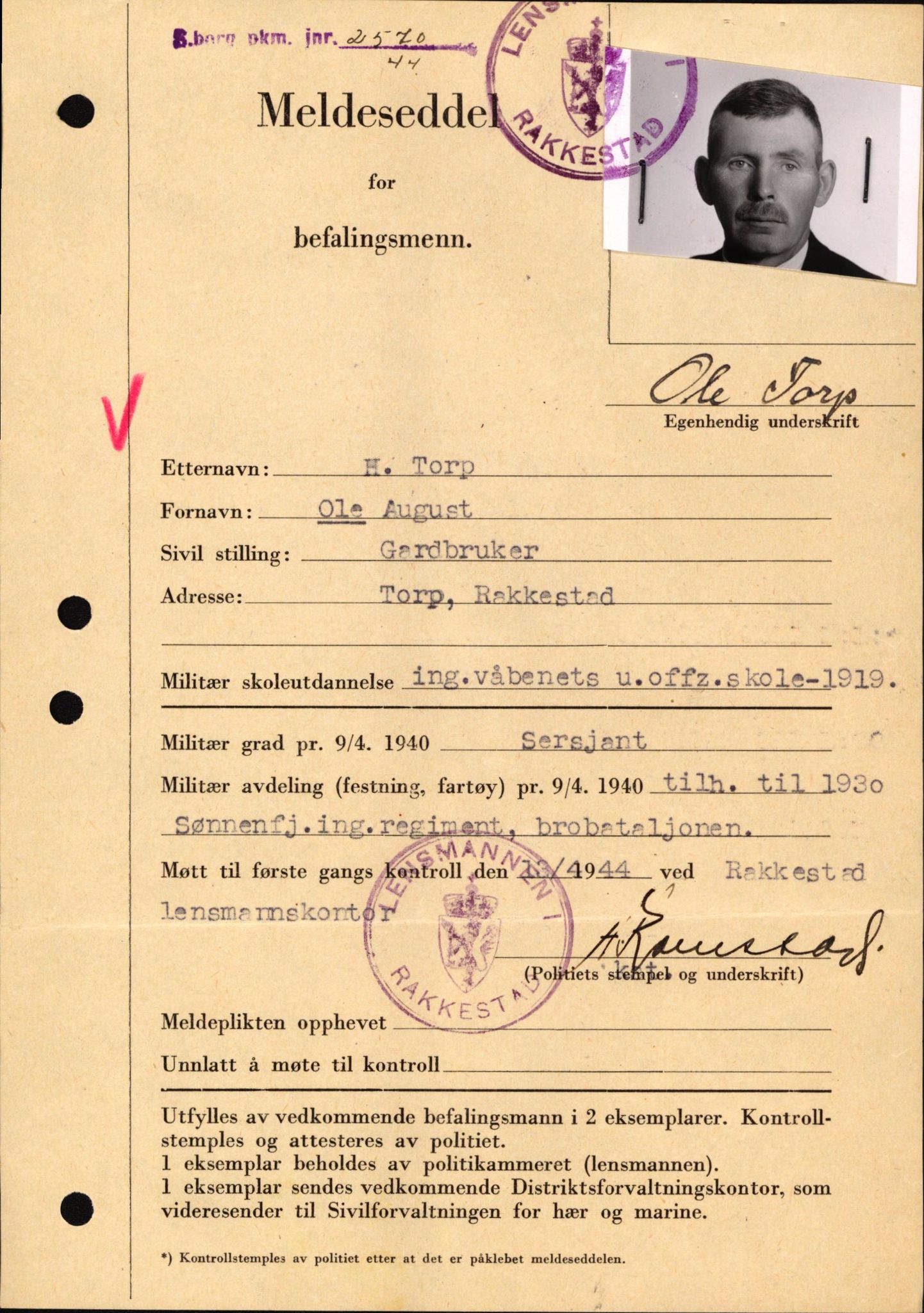 Forsvaret, Forsvarets krigshistoriske avdeling, AV/RA-RAFA-2017/Y/Yf/L0209: II-C-11-2121  -  Okkupasjonstiden.  Meldesedler for befal med foto og oppl. om militær grad 9. apr. 1940., 1944-1945, p. 1100
