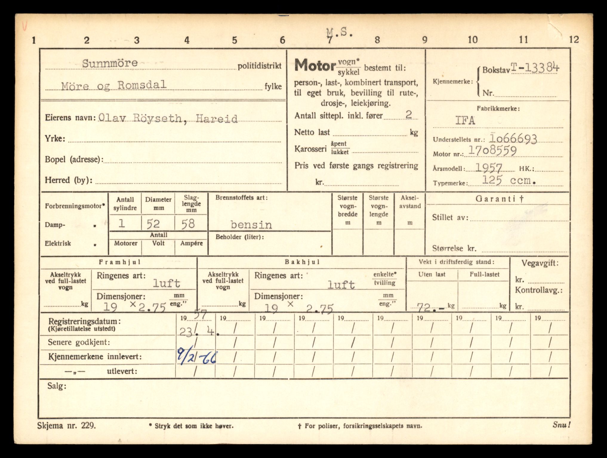 Møre og Romsdal vegkontor - Ålesund trafikkstasjon, AV/SAT-A-4099/F/Fe/L0039: Registreringskort for kjøretøy T 13361 - T 13530, 1927-1998, p. 375