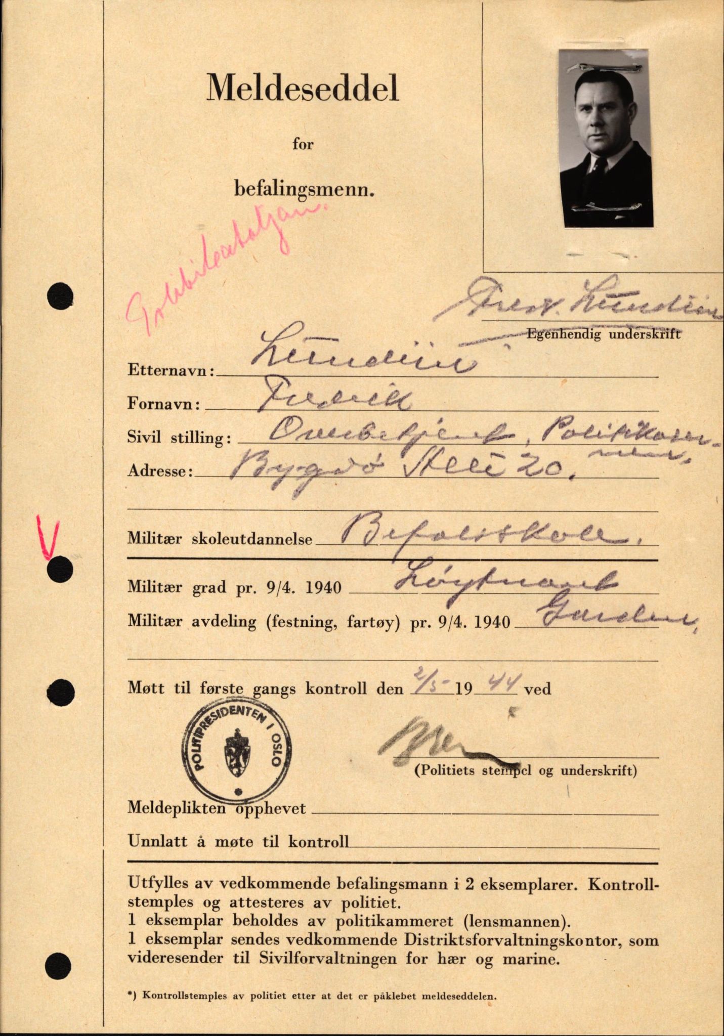 Forsvaret, Forsvarets krigshistoriske avdeling, AV/RA-RAFA-2017/Y/Yf/L0209: II-C-11-2121  -  Okkupasjonstiden.  Meldesedler for befal med foto og oppl. om militær grad 9. apr. 1940., 1944-1945, p. 130