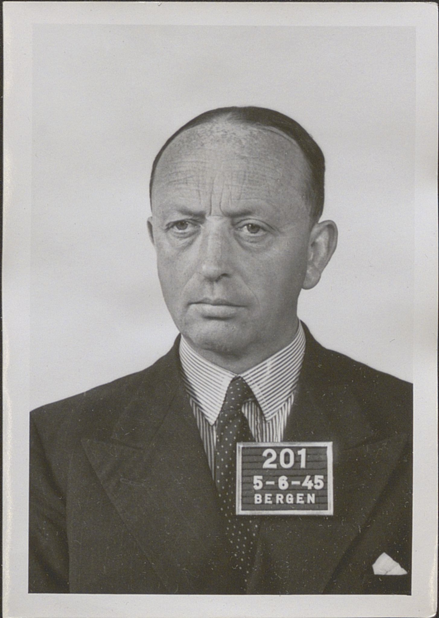 Bergen politikammer / politidistrikt, SAB/A-60401/Y/Yc/Ycd/L0004: Personfoto - landsvikere etc, 1945-1947, p. 184