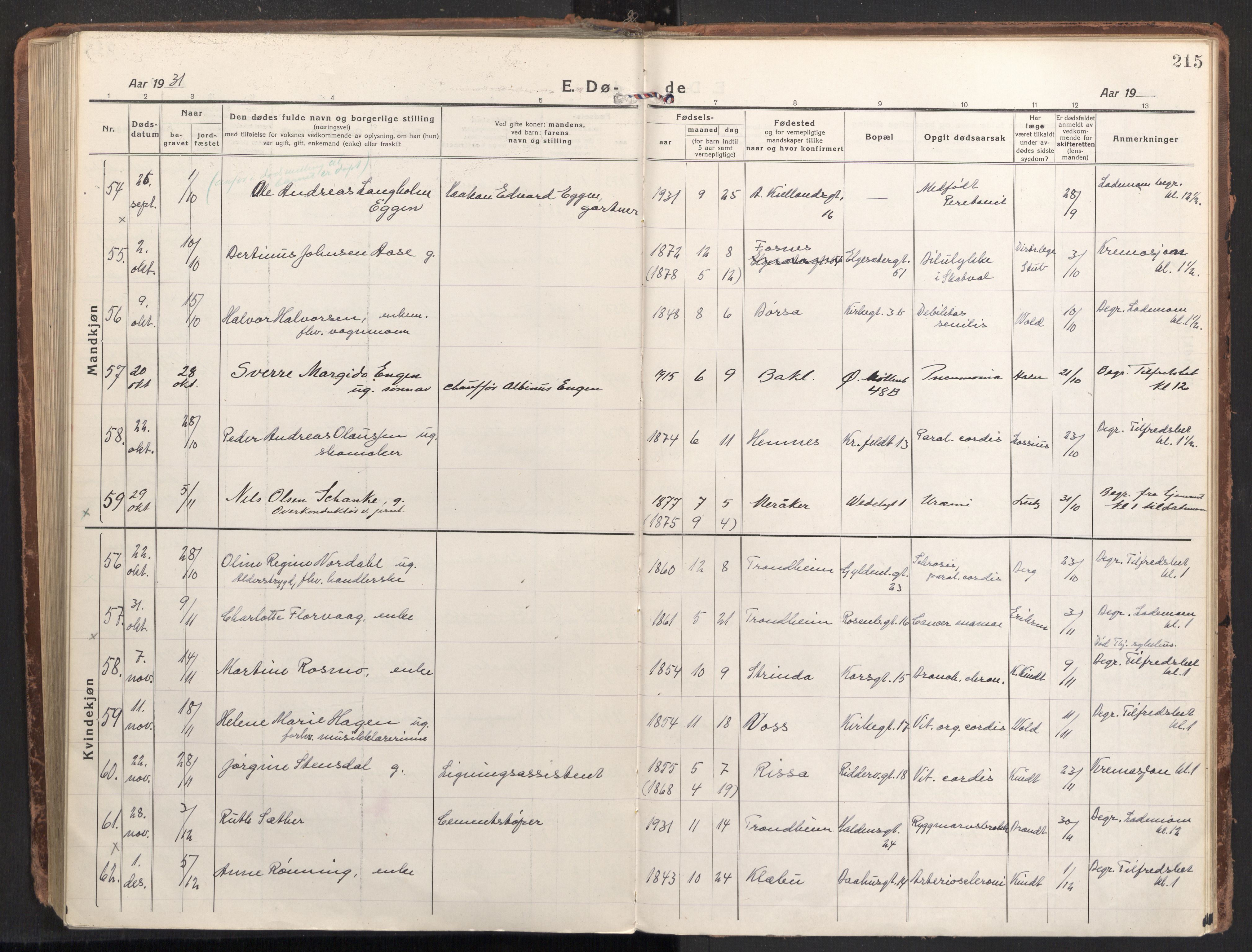 Ministerialprotokoller, klokkerbøker og fødselsregistre - Sør-Trøndelag, AV/SAT-A-1456/604/L0207: Parish register (official) no. 604A27, 1917-1933, p. 215