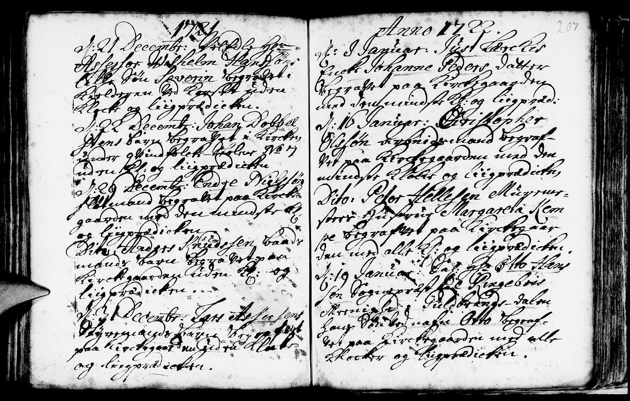 Nykirken Sokneprestembete, SAB/A-77101/H/Haa/L0009: Parish register (official) no. A 9, 1689-1759, p. 207