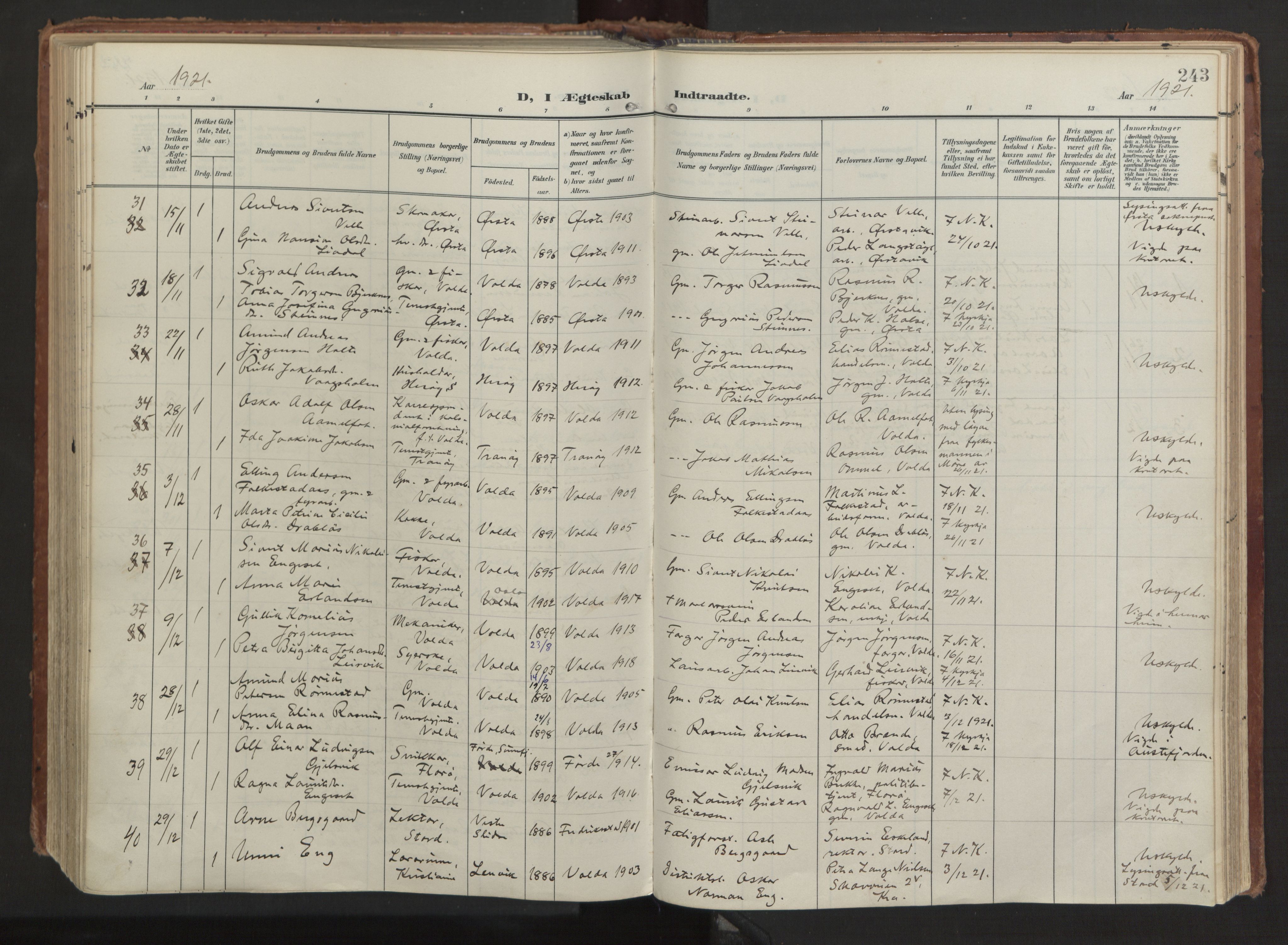 Ministerialprotokoller, klokkerbøker og fødselsregistre - Møre og Romsdal, AV/SAT-A-1454/511/L0144: Parish register (official) no. 511A11, 1906-1923, p. 243