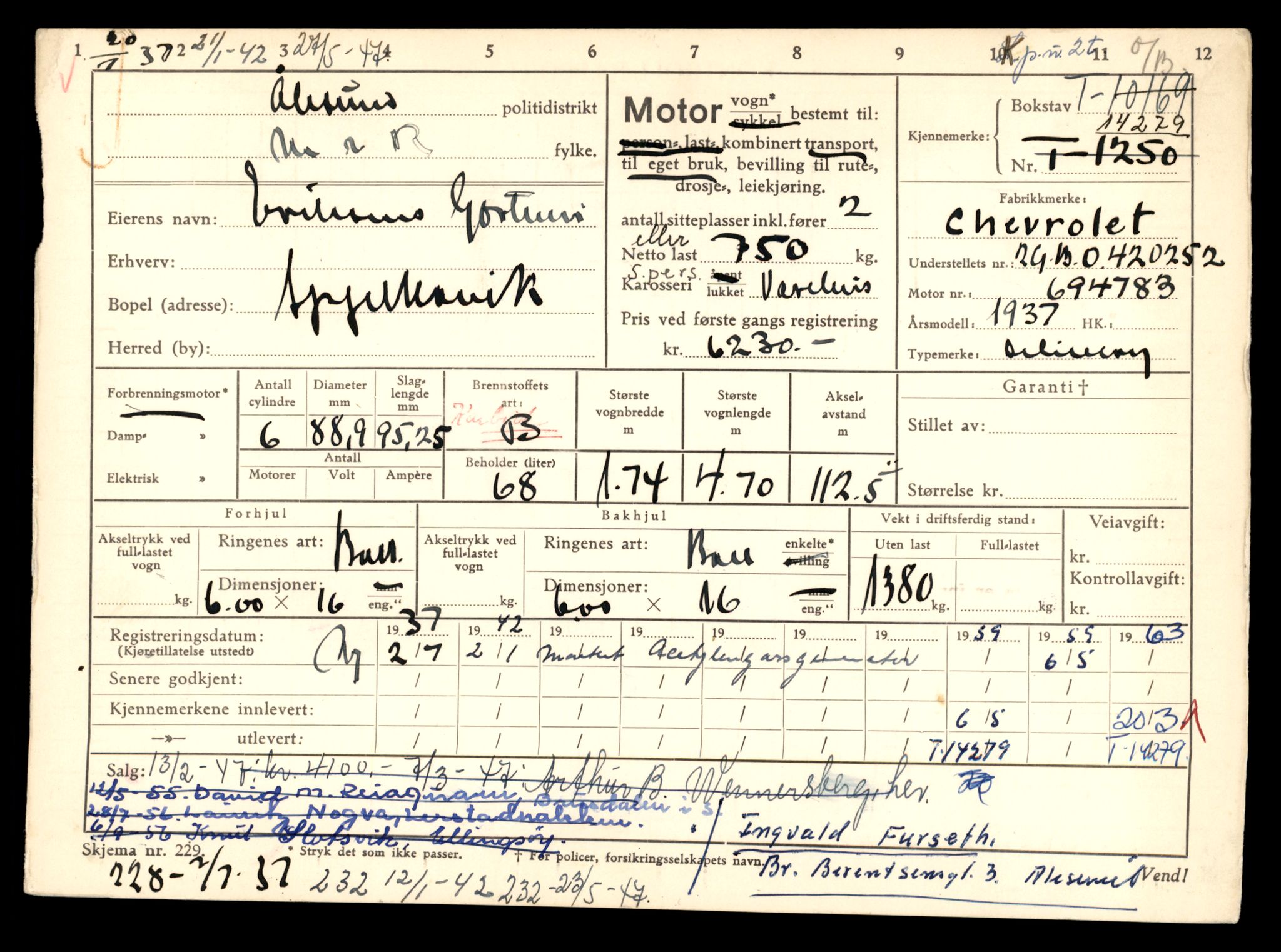 Møre og Romsdal vegkontor - Ålesund trafikkstasjon, AV/SAT-A-4099/F/Fe/L0044: Registreringskort for kjøretøy T 14205 - T 14319, 1927-1998, p. 2207