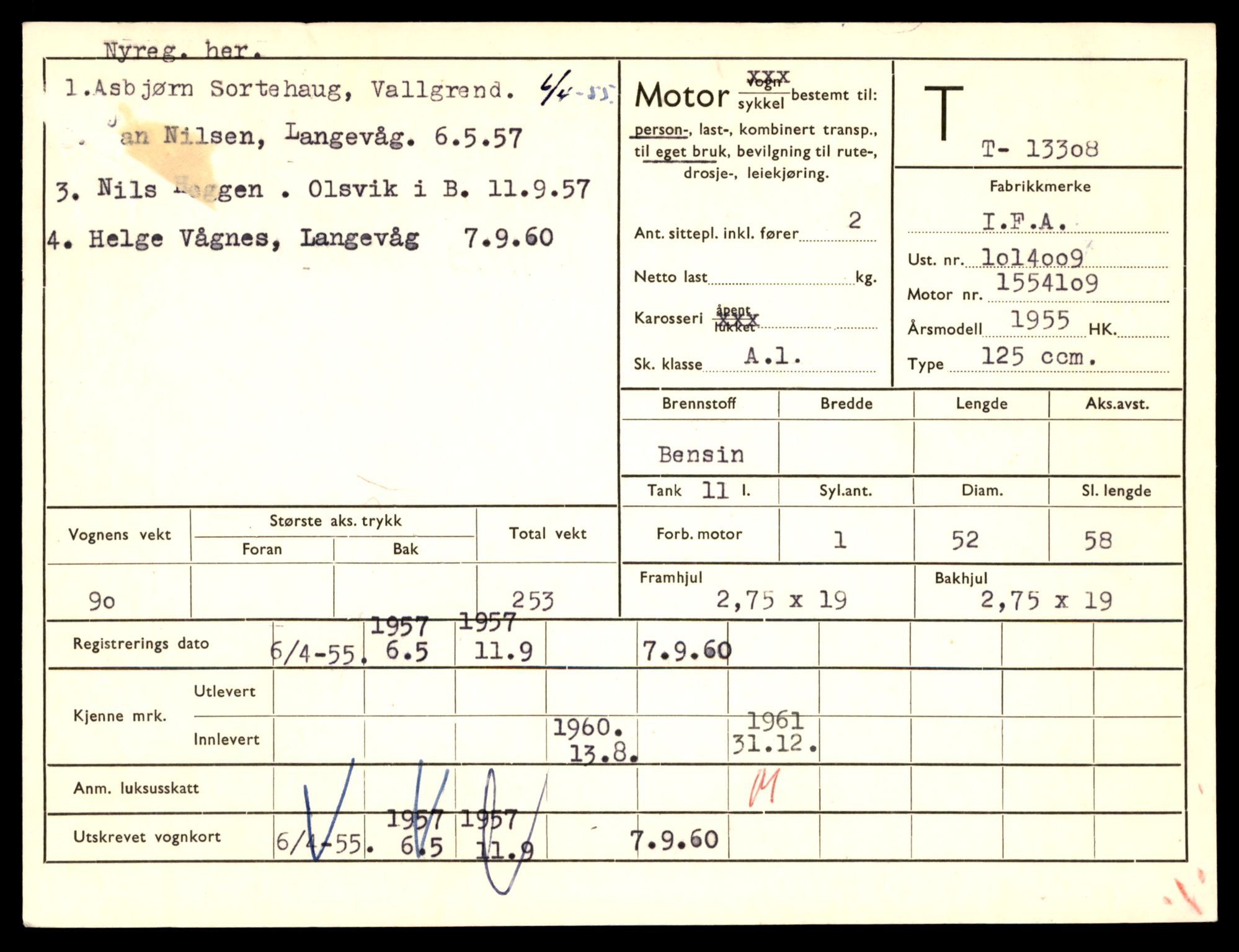 Møre og Romsdal vegkontor - Ålesund trafikkstasjon, AV/SAT-A-4099/F/Fe/L0038: Registreringskort for kjøretøy T 13180 - T 13360, 1927-1998, p. 2207