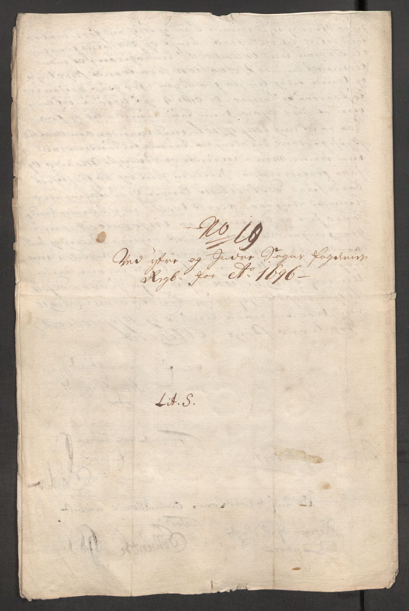 Rentekammeret inntil 1814, Reviderte regnskaper, Fogderegnskap, AV/RA-EA-4092/R52/L3309: Fogderegnskap Sogn, 1696-1697, p. 262