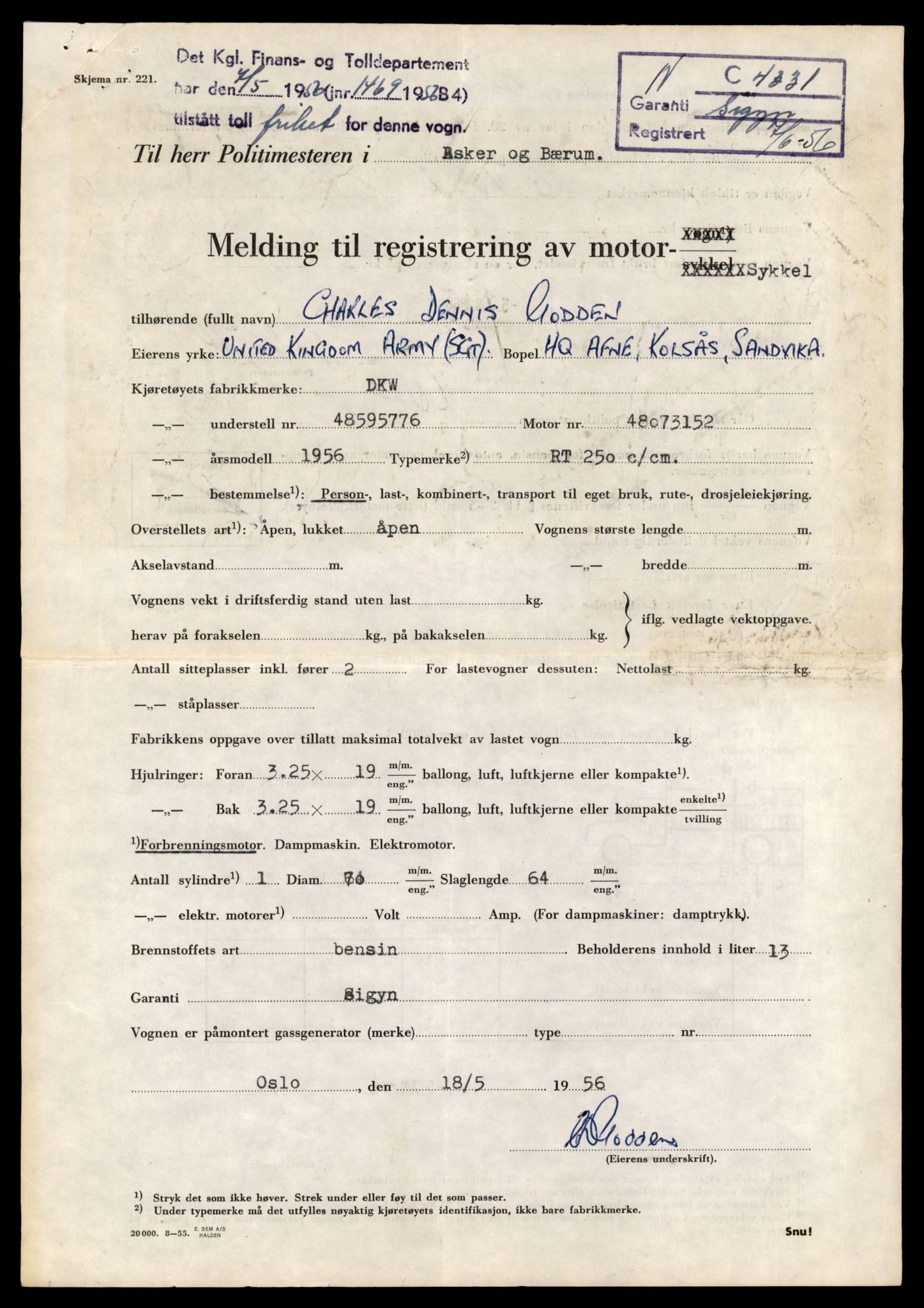 Møre og Romsdal vegkontor - Ålesund trafikkstasjon, AV/SAT-A-4099/F/Fe/L0040: Registreringskort for kjøretøy T 13531 - T 13709, 1927-1998, p. 2933