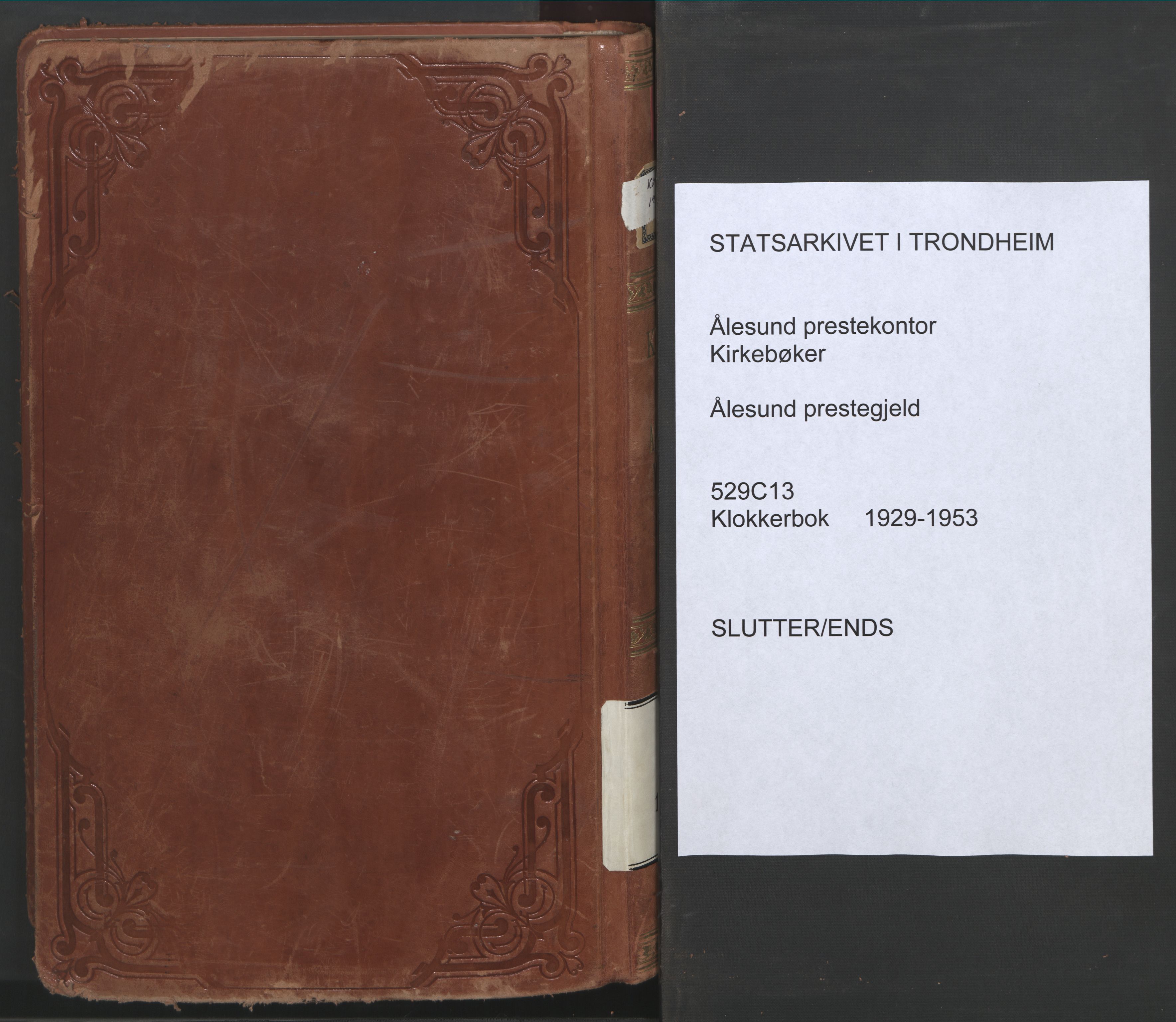 Ministerialprotokoller, klokkerbøker og fødselsregistre - Møre og Romsdal, AV/SAT-A-1454/529/L0476: Parish register (copy) no. 529C13, 1929-1953