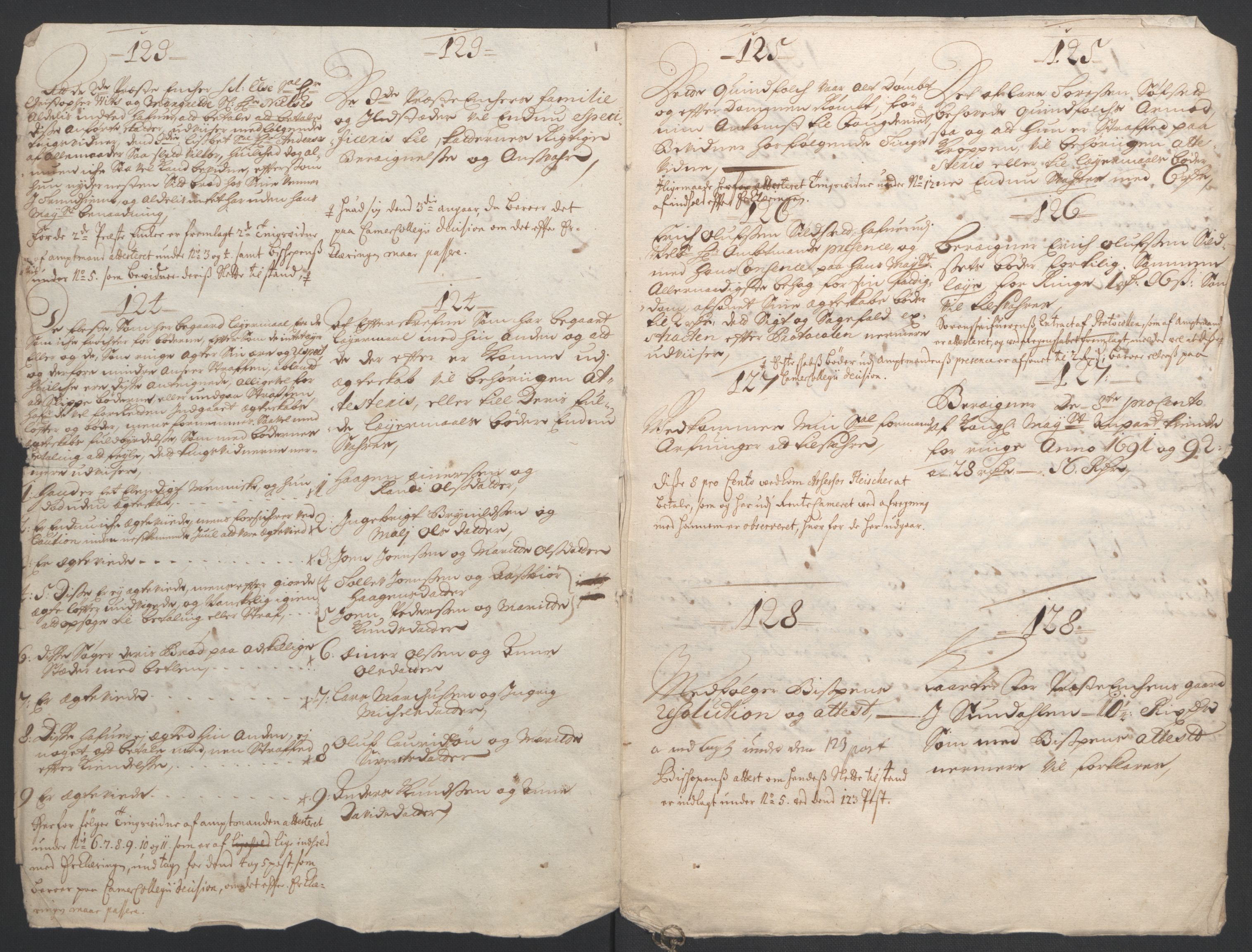 Rentekammeret inntil 1814, Reviderte regnskaper, Fogderegnskap, RA/EA-4092/R56/L3735: Fogderegnskap Nordmøre, 1692-1693, p. 10