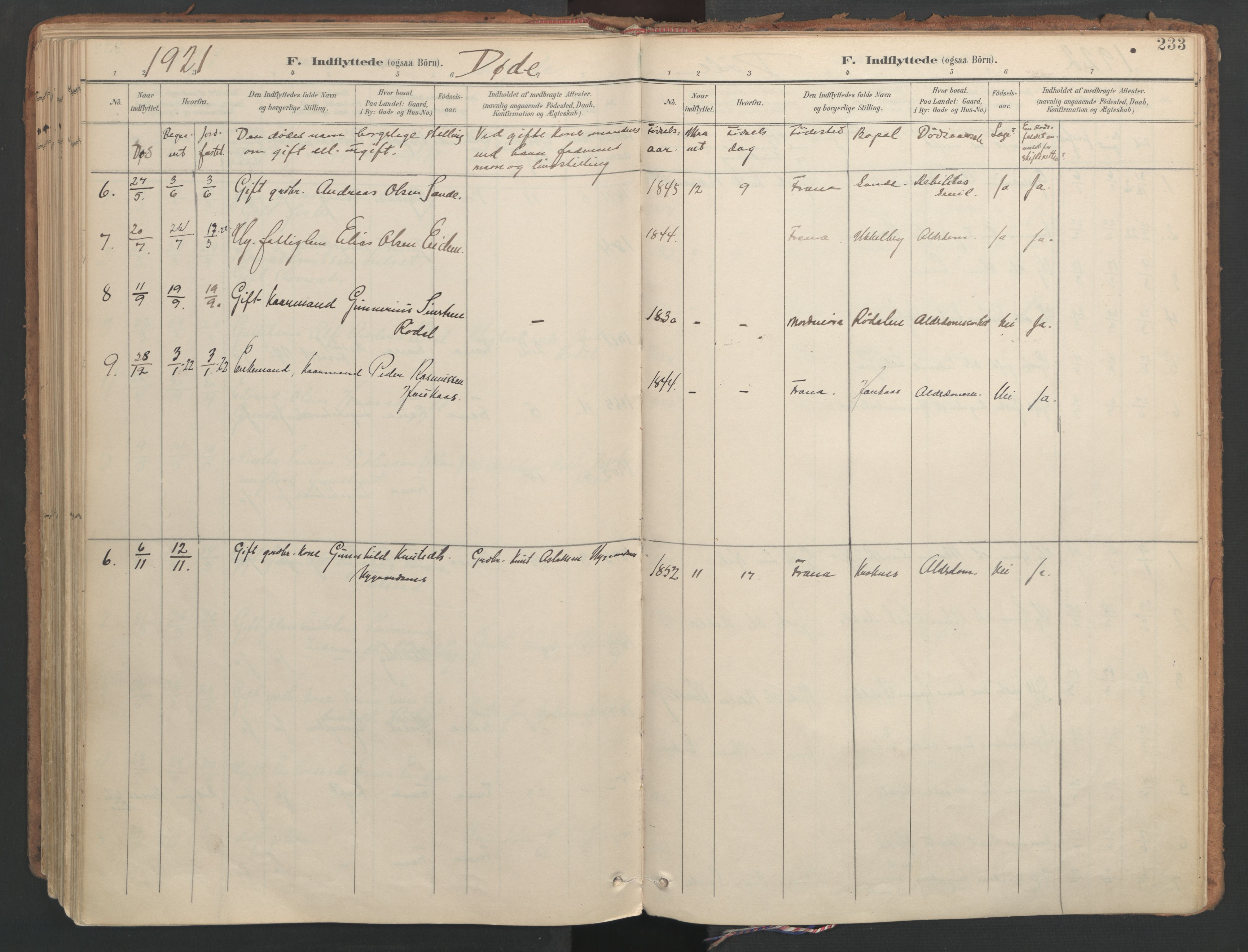 Ministerialprotokoller, klokkerbøker og fødselsregistre - Møre og Romsdal, SAT/A-1454/564/L0741: Parish register (official) no. 564A02, 1900-1976, p. 233