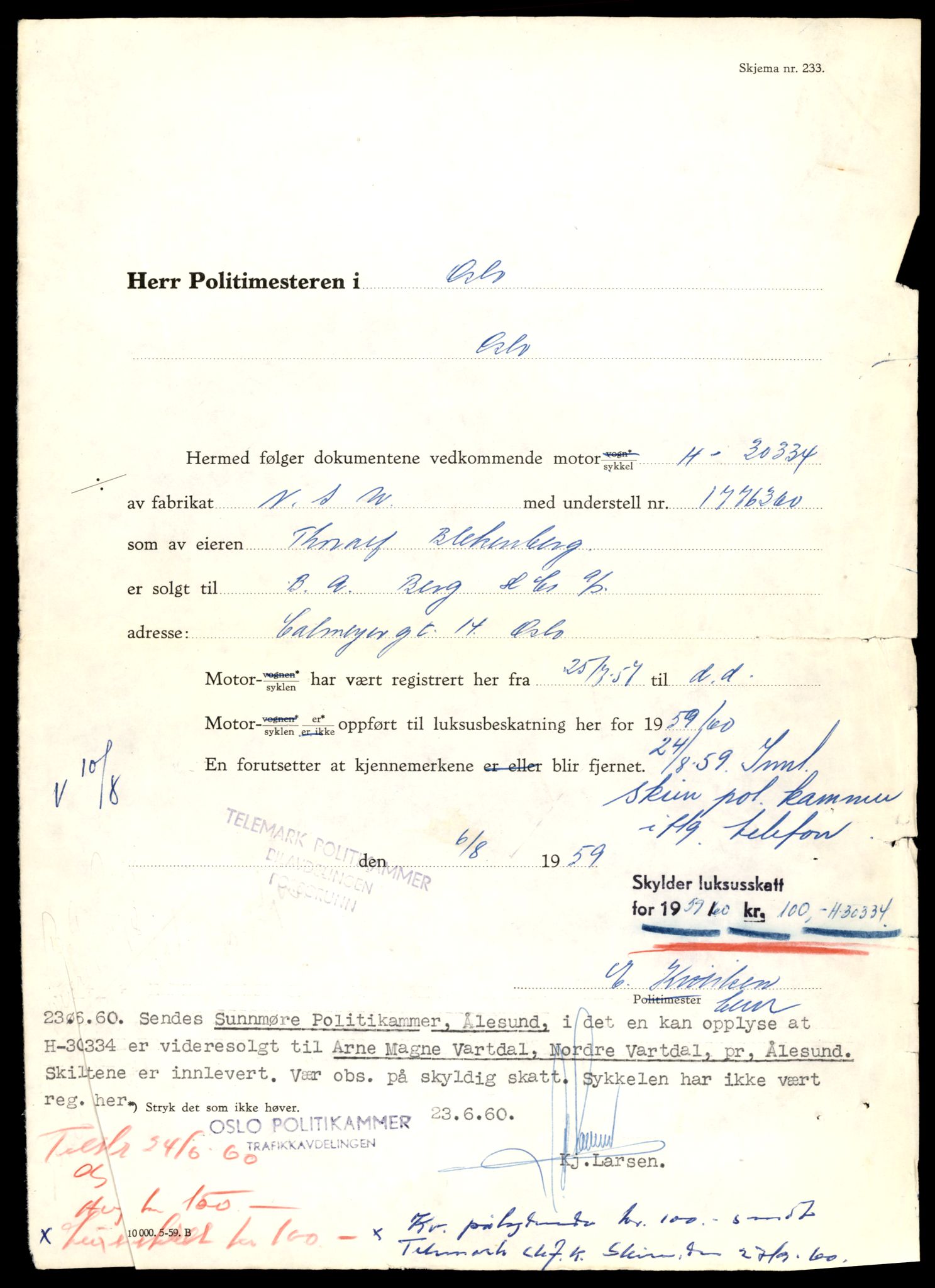 Møre og Romsdal vegkontor - Ålesund trafikkstasjon, AV/SAT-A-4099/F/Fe/L0041: Registreringskort for kjøretøy T 13710 - T 13905, 1927-1998, p. 3011