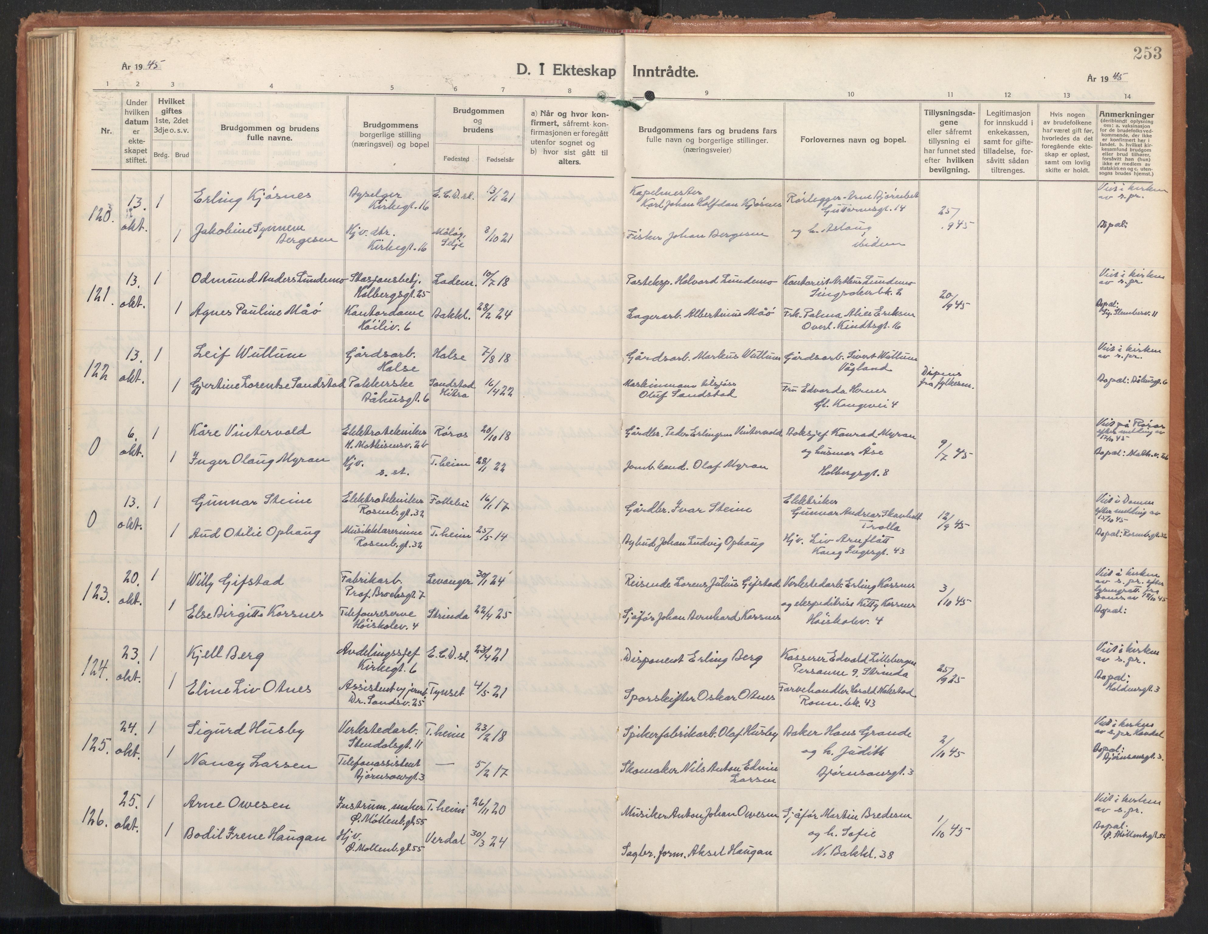 Ministerialprotokoller, klokkerbøker og fødselsregistre - Sør-Trøndelag, AV/SAT-A-1456/604/L0209: Parish register (official) no. 604A29, 1931-1945, p. 253