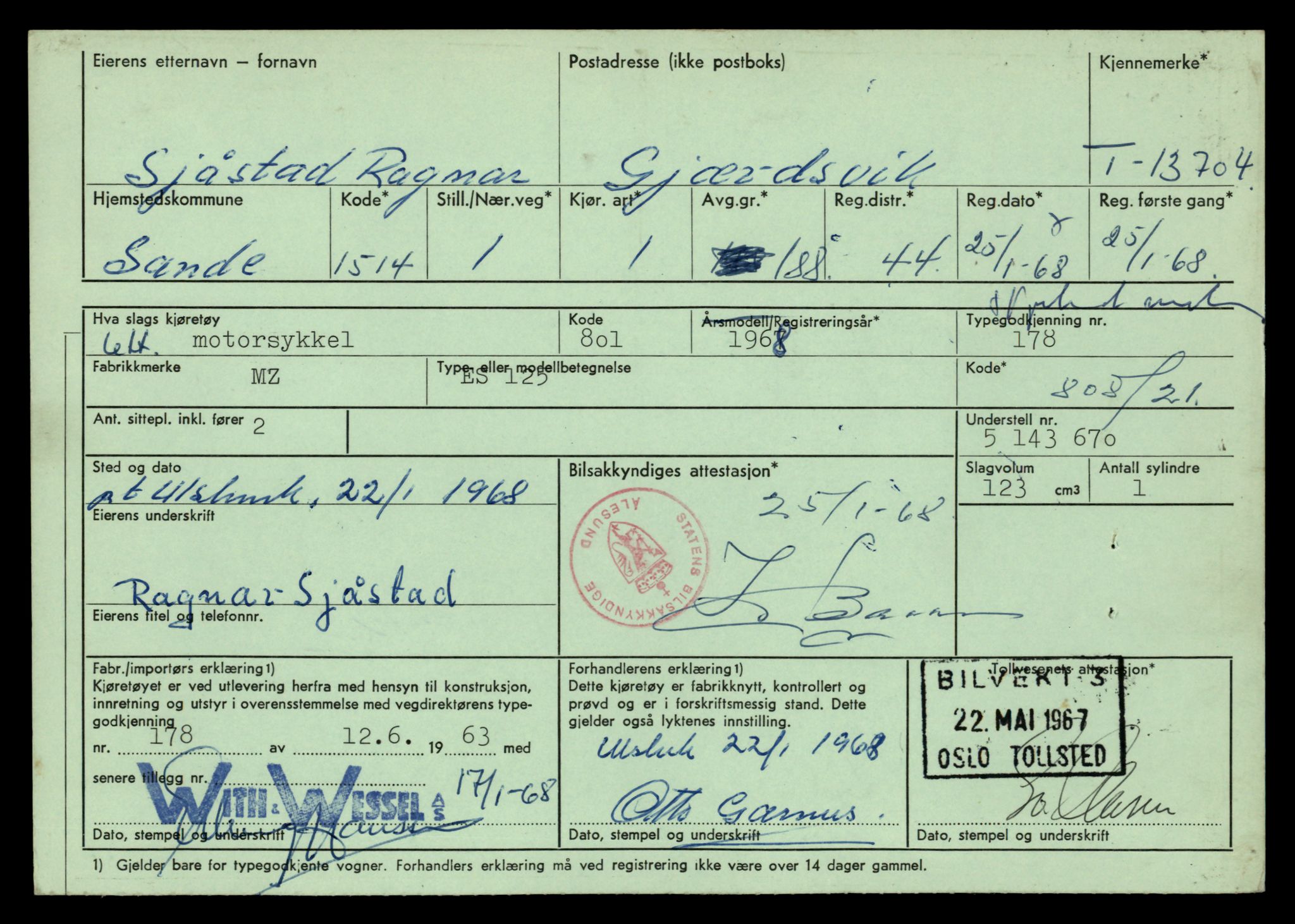 Møre og Romsdal vegkontor - Ålesund trafikkstasjon, AV/SAT-A-4099/F/Fe/L0040: Registreringskort for kjøretøy T 13531 - T 13709, 1927-1998, p. 2957