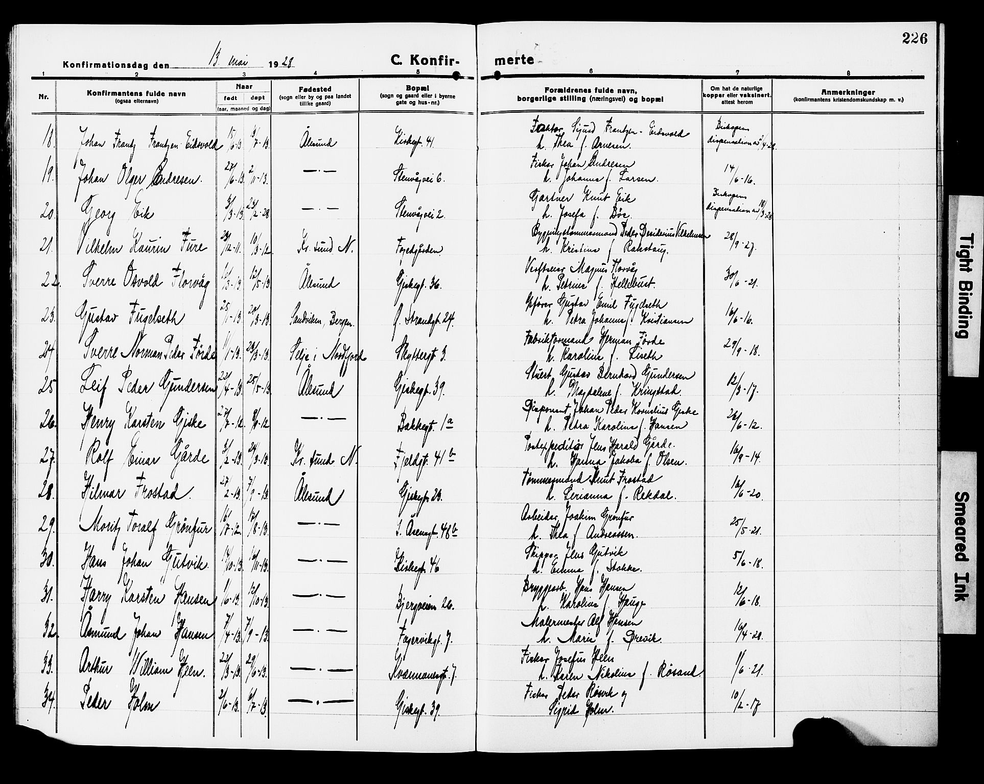 Ministerialprotokoller, klokkerbøker og fødselsregistre - Møre og Romsdal, AV/SAT-A-1454/529/L0472: Parish register (copy) no. 529C09, 1917-1929, p. 226