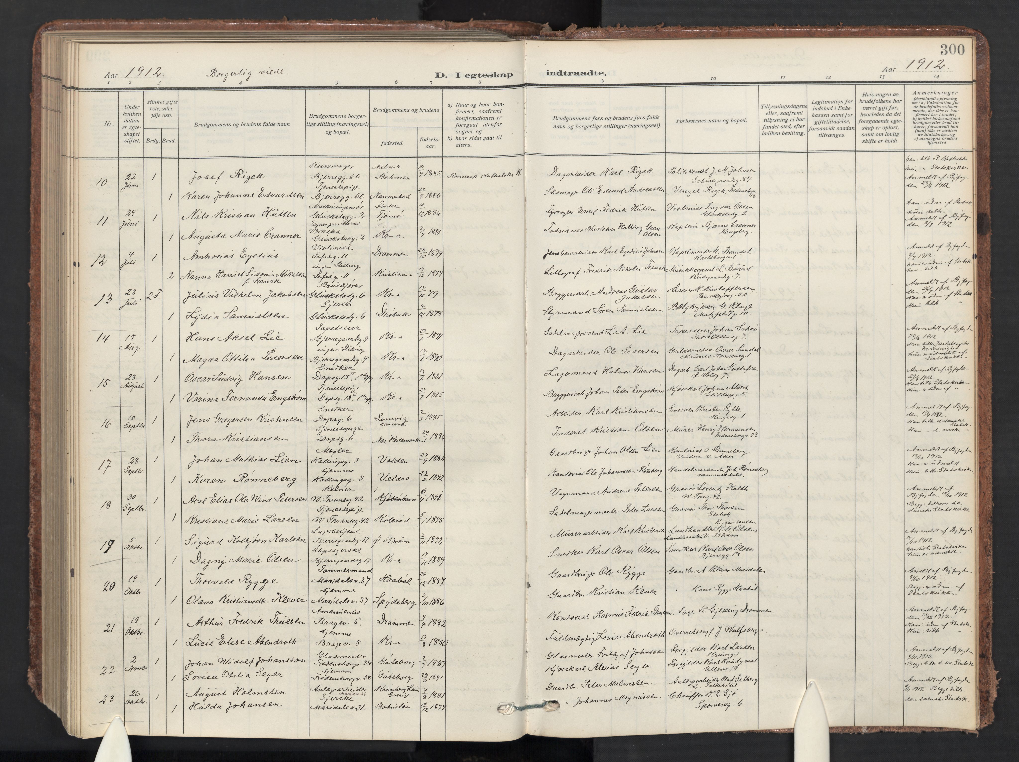 Gamle Aker prestekontor Kirkebøker, SAO/A-10617a/F/L0015: Parish register (official) no. 15, 1911-1924, p. 300