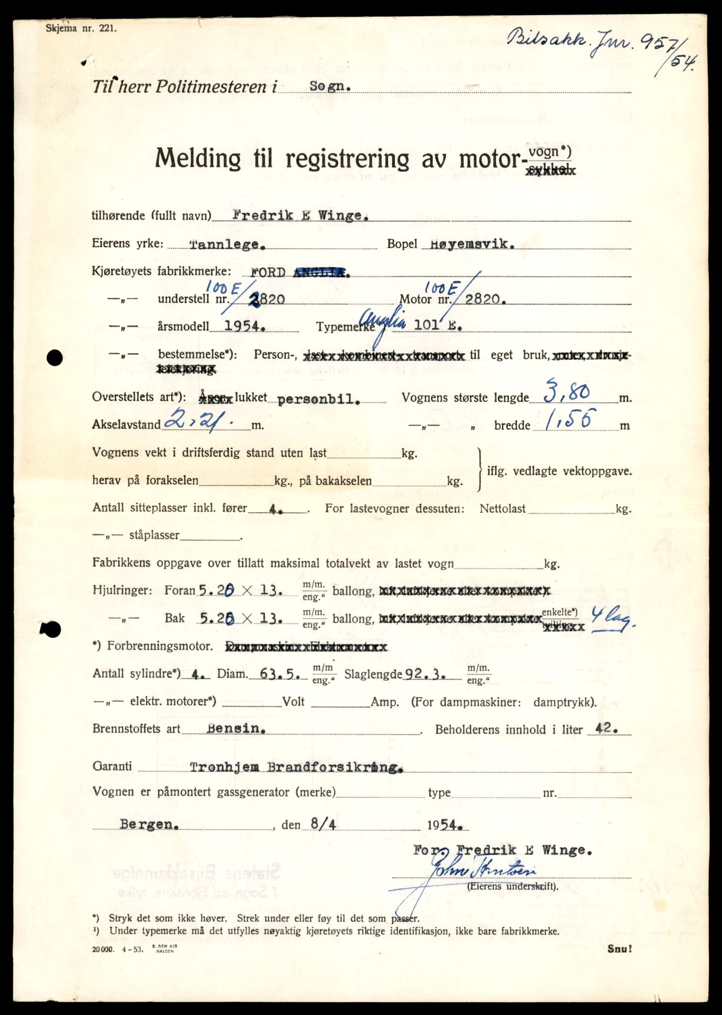 Møre og Romsdal vegkontor - Ålesund trafikkstasjon, AV/SAT-A-4099/F/Fe/L0049: Registreringskort for kjøretøy T 14864 - T 18613, 1927-1998, p. 377