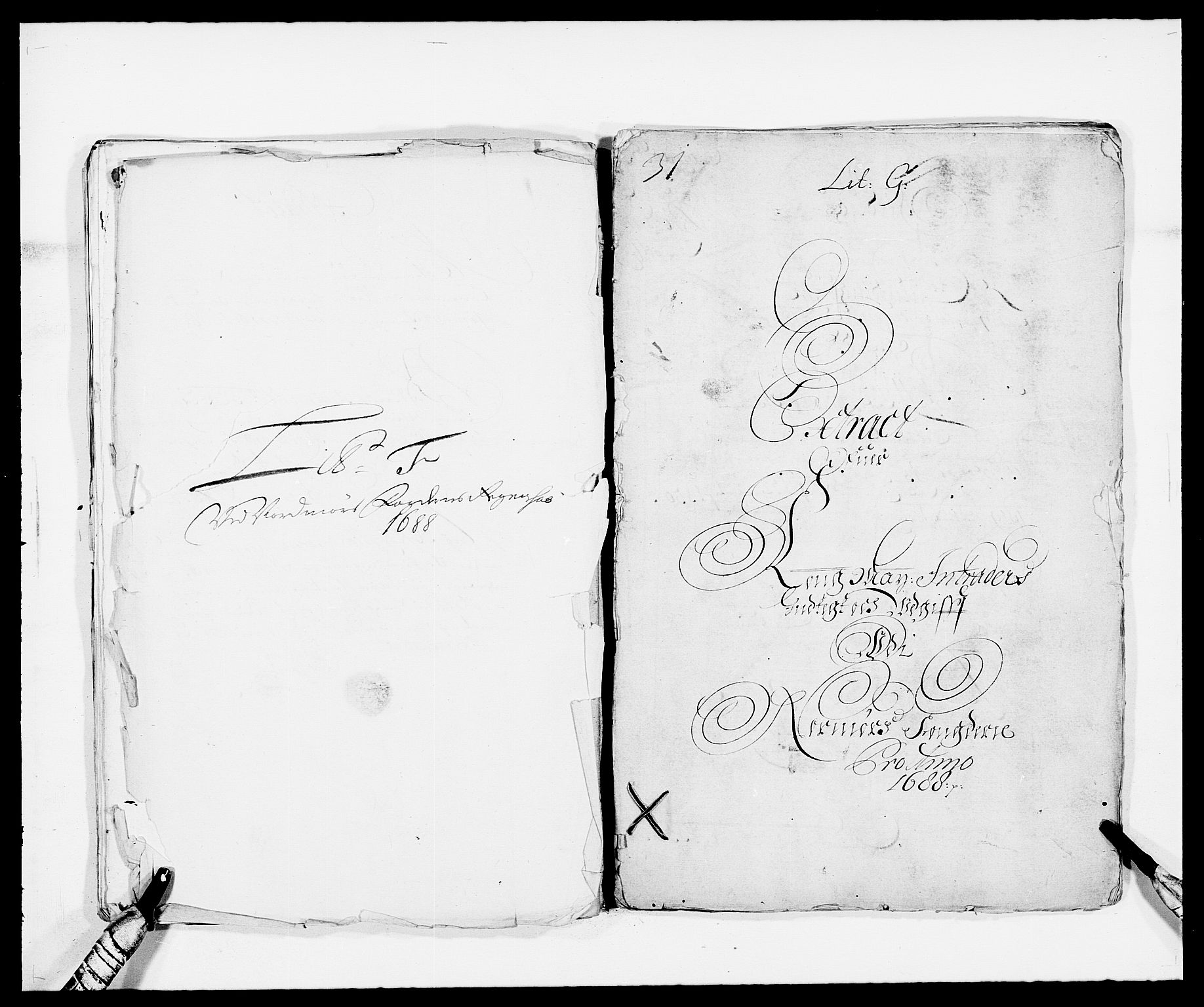 Rentekammeret inntil 1814, Reviderte regnskaper, Fogderegnskap, RA/EA-4092/R56/L3733: Fogderegnskap Nordmøre, 1687-1689, p. 135