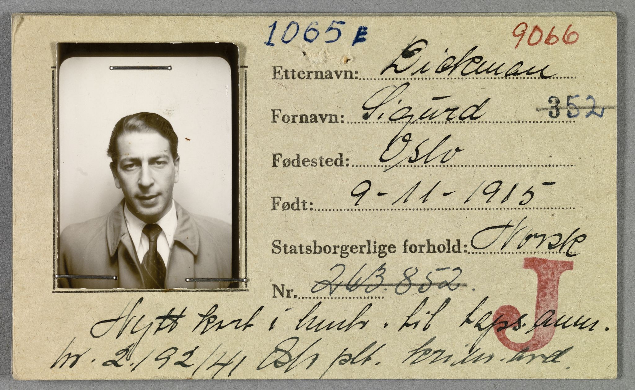 Sosialdepartementet, Våre Falne, RA/S-1708/E/Ee/L0021A: Fotografier av jøder på legitimasjonskort (1941-42), 1941-1942, p. 77