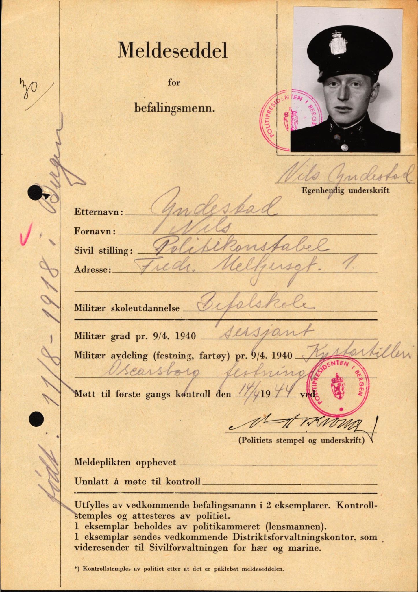 Forsvaret, Forsvarets krigshistoriske avdeling, AV/RA-RAFA-2017/Y/Yf/L0209: II-C-11-2121  -  Okkupasjonstiden.  Meldesedler for befal med foto og oppl. om militær grad 9. apr. 1940., 1944-1945, p. 1301