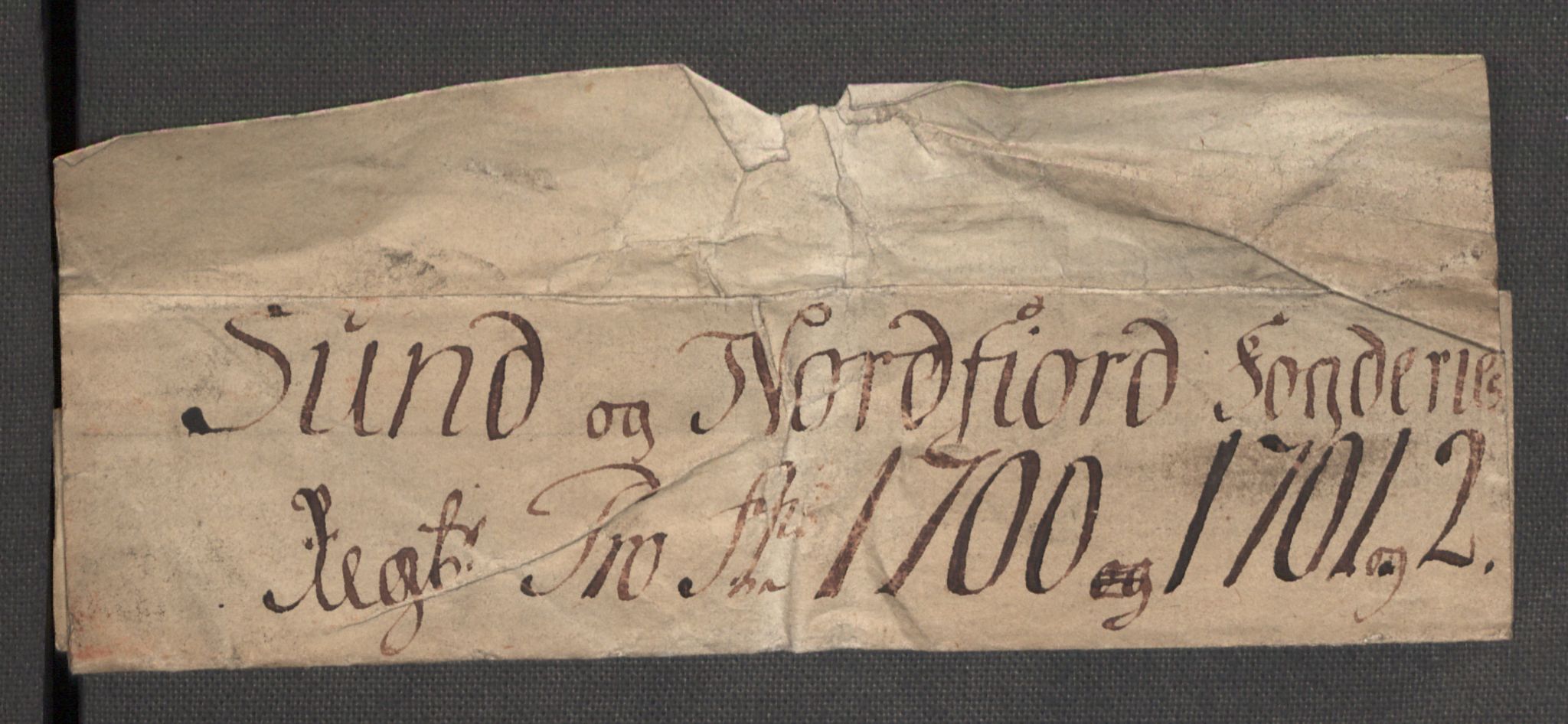 Rentekammeret inntil 1814, Reviderte regnskaper, Fogderegnskap, AV/RA-EA-4092/R53/L3425: Fogderegnskap Sunn- og Nordfjord, 1700-1701, p. 3