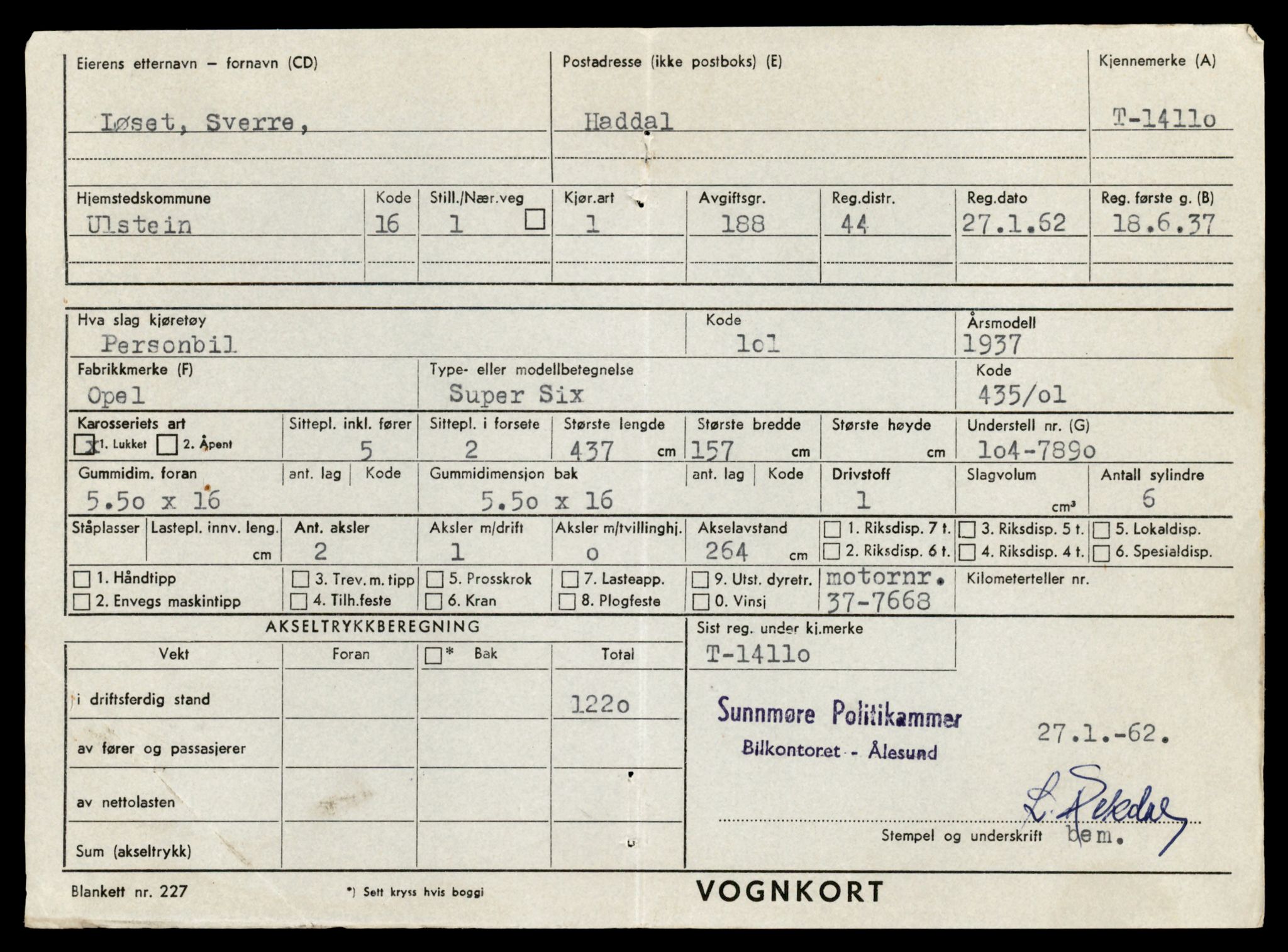 Møre og Romsdal vegkontor - Ålesund trafikkstasjon, AV/SAT-A-4099/F/Fe/L0043: Registreringskort for kjøretøy T 14080 - T 14204, 1927-1998, p. 805