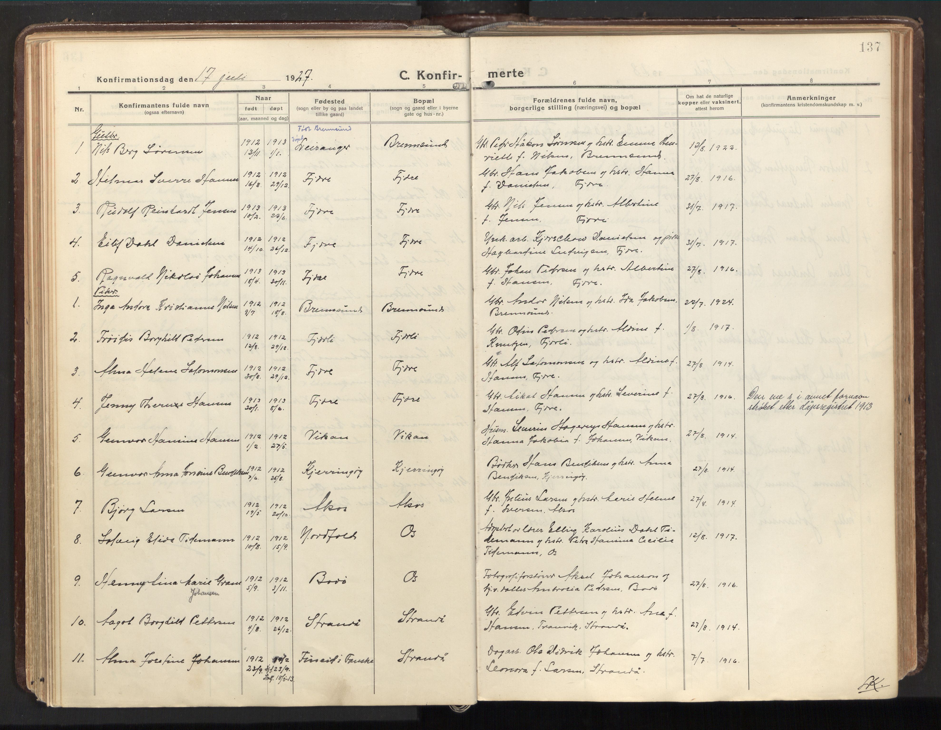 Ministerialprotokoller, klokkerbøker og fødselsregistre - Nordland, SAT/A-1459/803/L0073: Parish register (official) no. 803A03, 1920-1955, p. 137