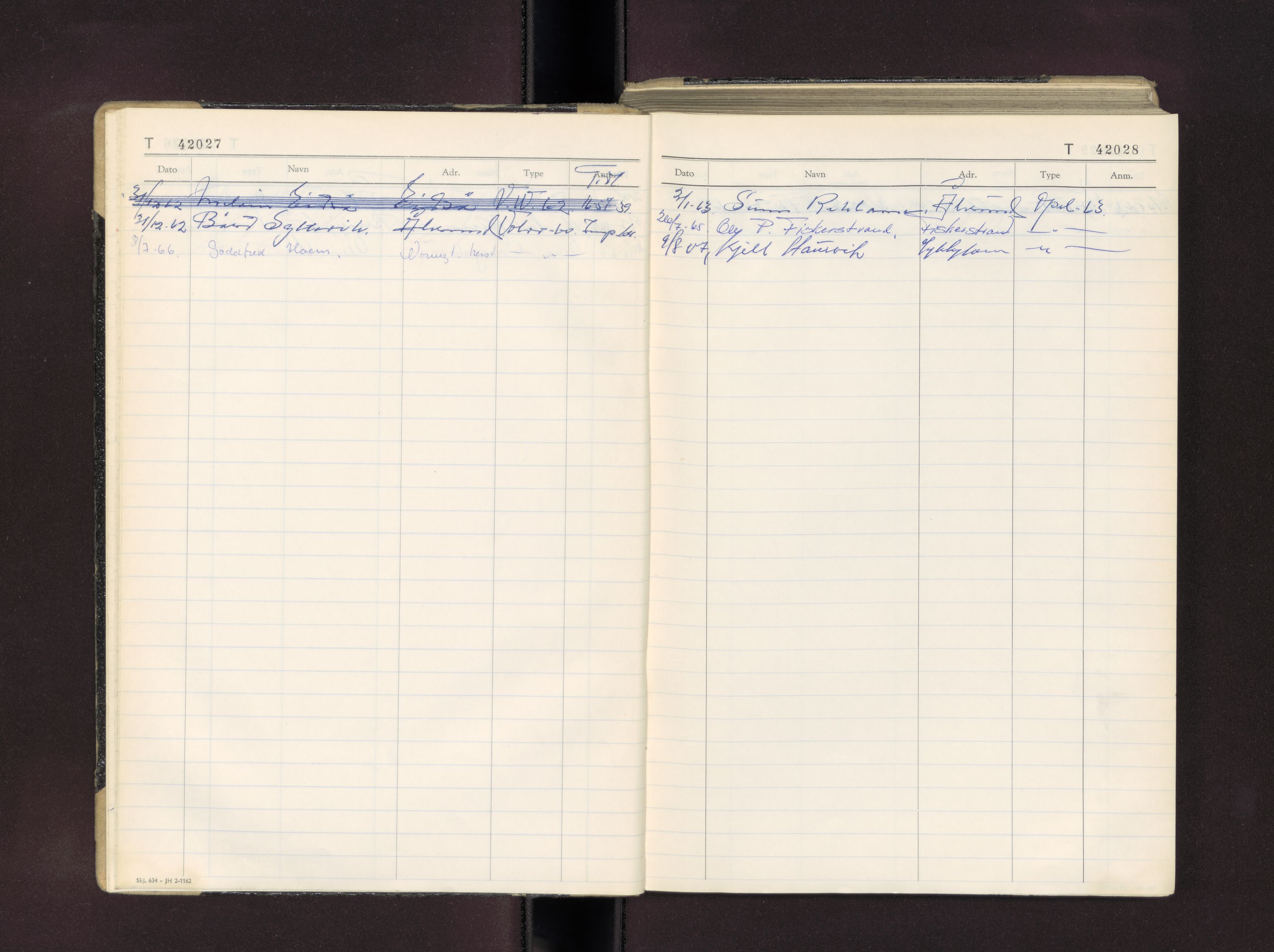 Møre og Romsdal vegkontor - Ålesund trafikkstasjon, AV/SAT-A-4099/F/Fc/L0037: Bilregister; T 42000 - T 42499, 1960-1970