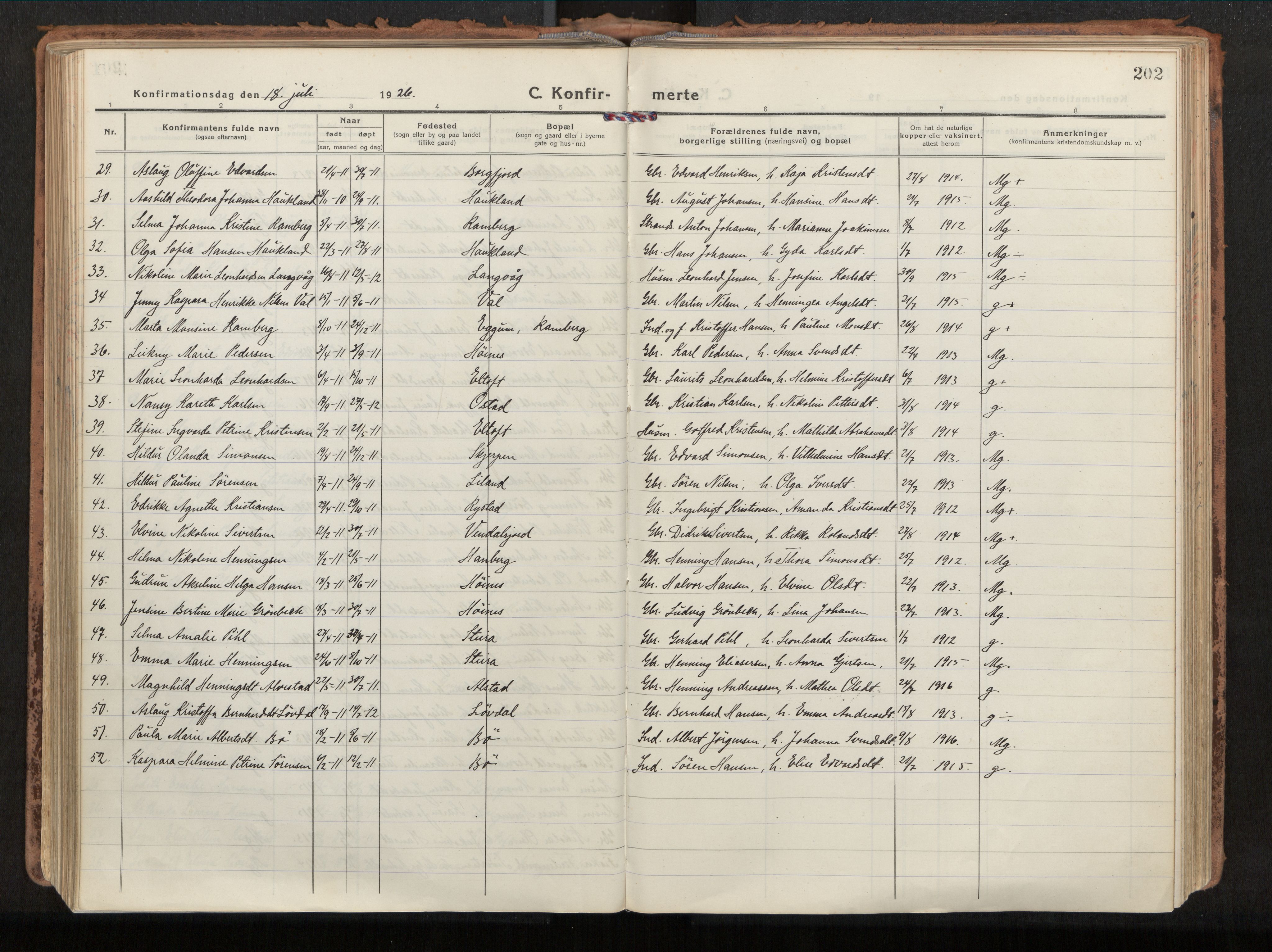 Ministerialprotokoller, klokkerbøker og fødselsregistre - Nordland, SAT/A-1459/880/L1136: Parish register (official) no. 880A10, 1919-1927, p. 202