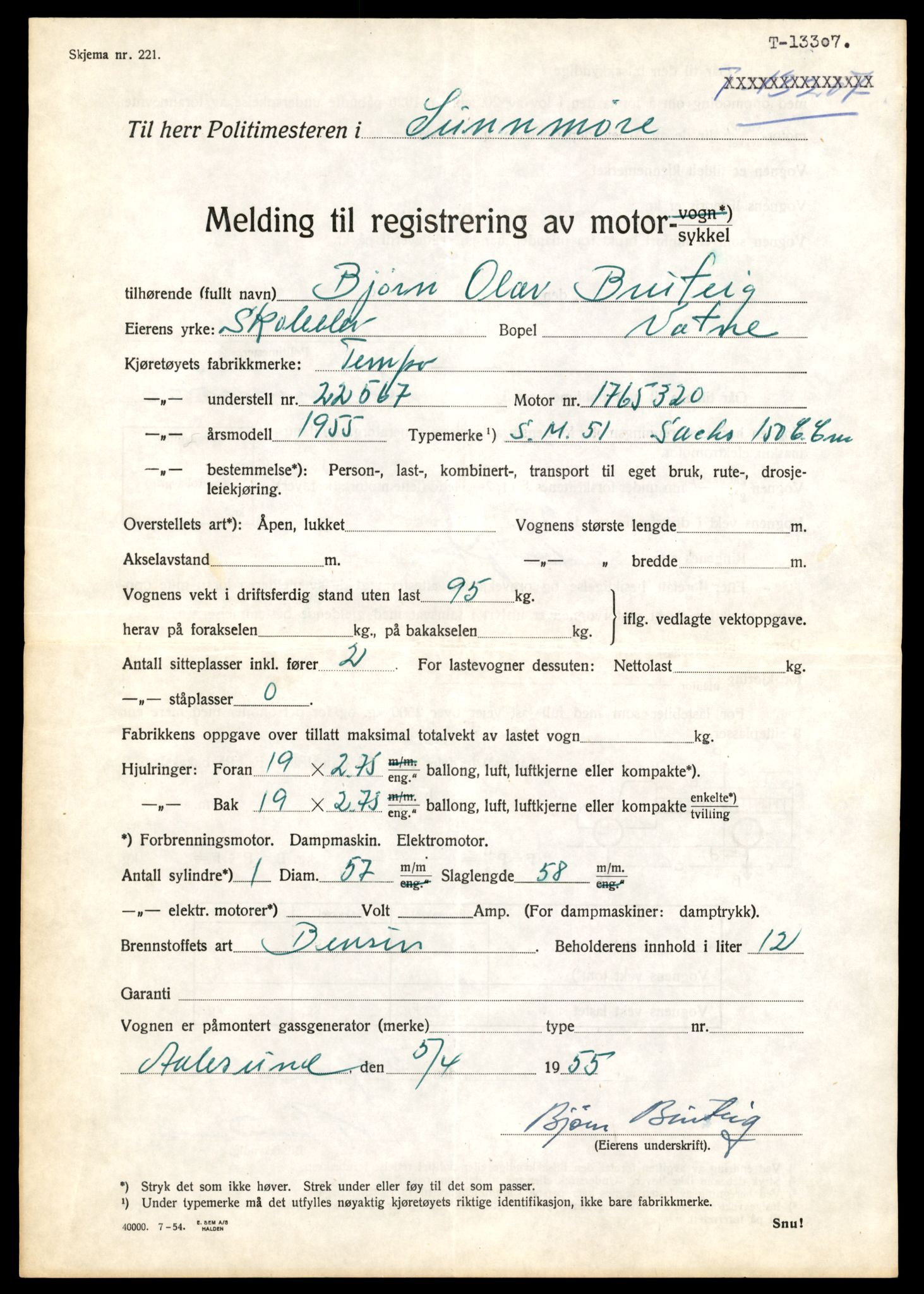 Møre og Romsdal vegkontor - Ålesund trafikkstasjon, AV/SAT-A-4099/F/Fe/L0038: Registreringskort for kjøretøy T 13180 - T 13360, 1927-1998, p. 2203