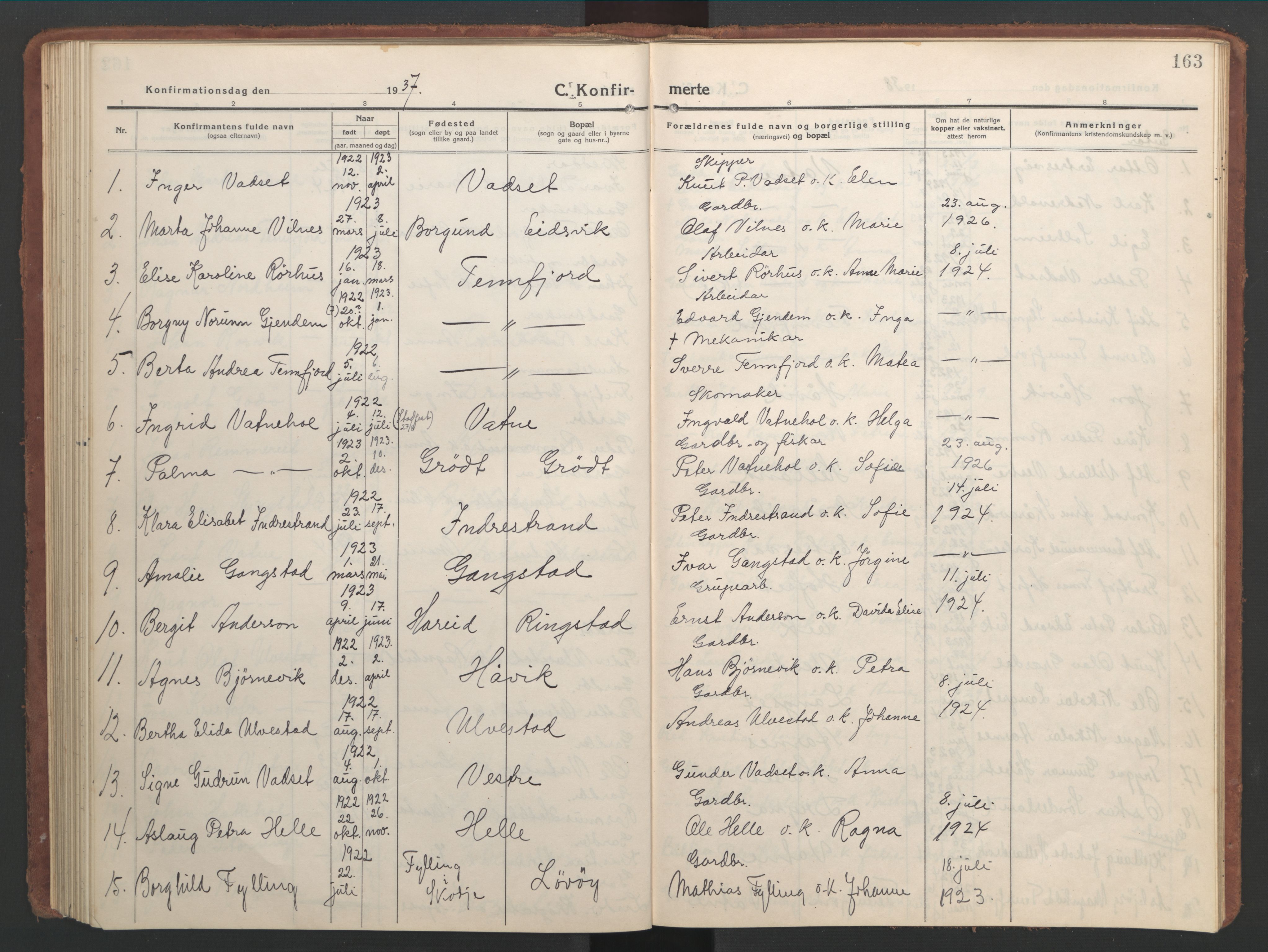 Ministerialprotokoller, klokkerbøker og fødselsregistre - Møre og Romsdal, SAT/A-1454/525/L0378: Parish register (copy) no. 525C04, 1915-1947, p. 163