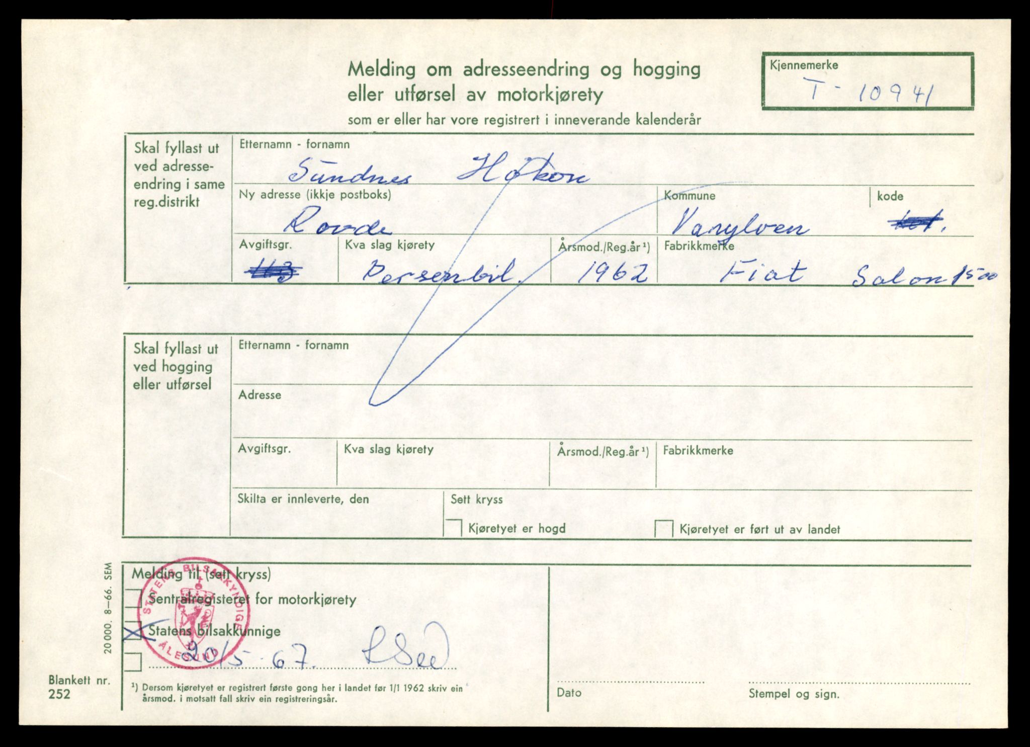 Møre og Romsdal vegkontor - Ålesund trafikkstasjon, AV/SAT-A-4099/F/Fe/L0025: Registreringskort for kjøretøy T 10931 - T 11045, 1927-1998, p. 301