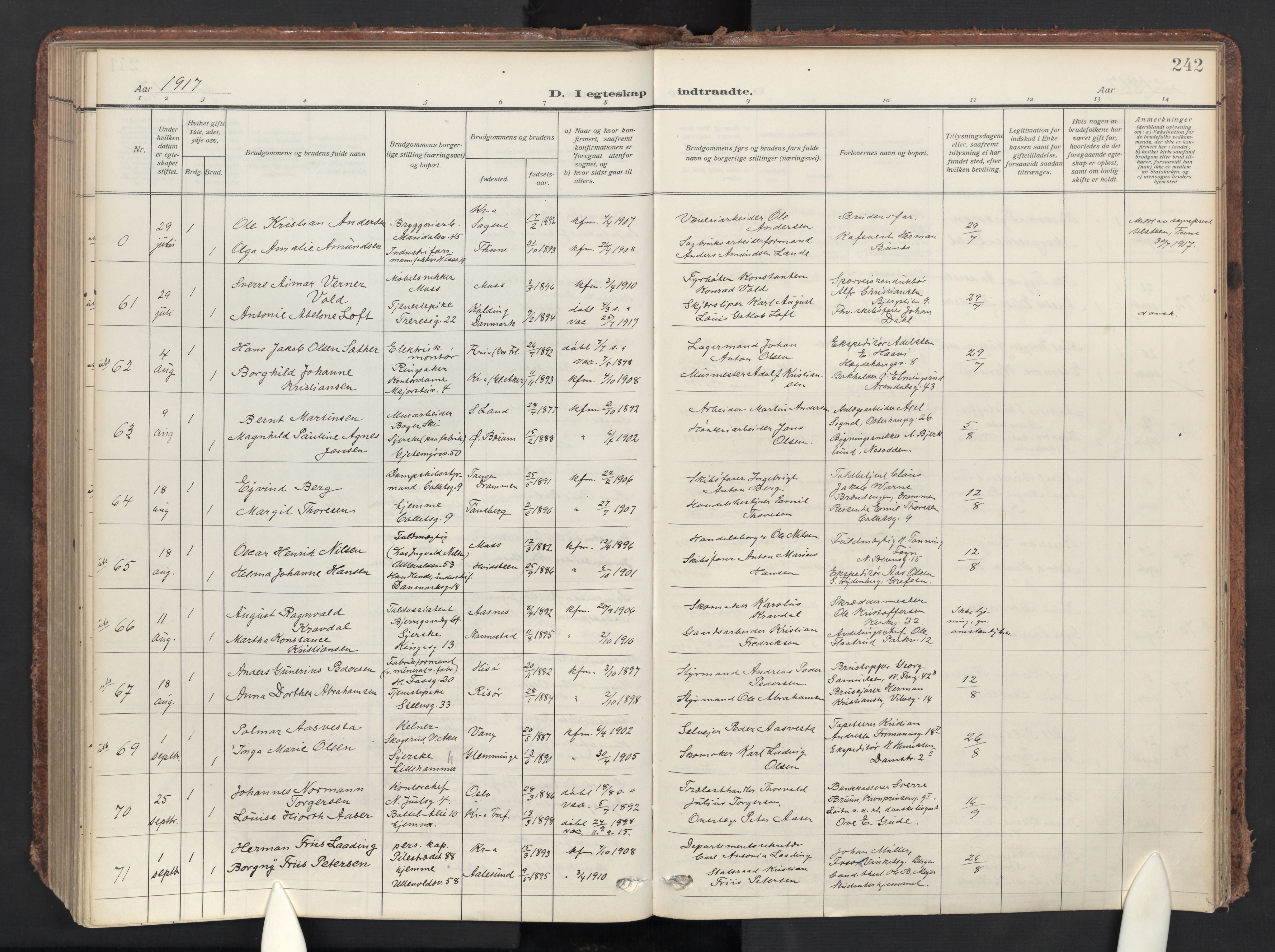 Gamle Aker prestekontor Kirkebøker, AV/SAO-A-10617a/F/L0015: Parish register (official) no. 15, 1911-1924, p. 242