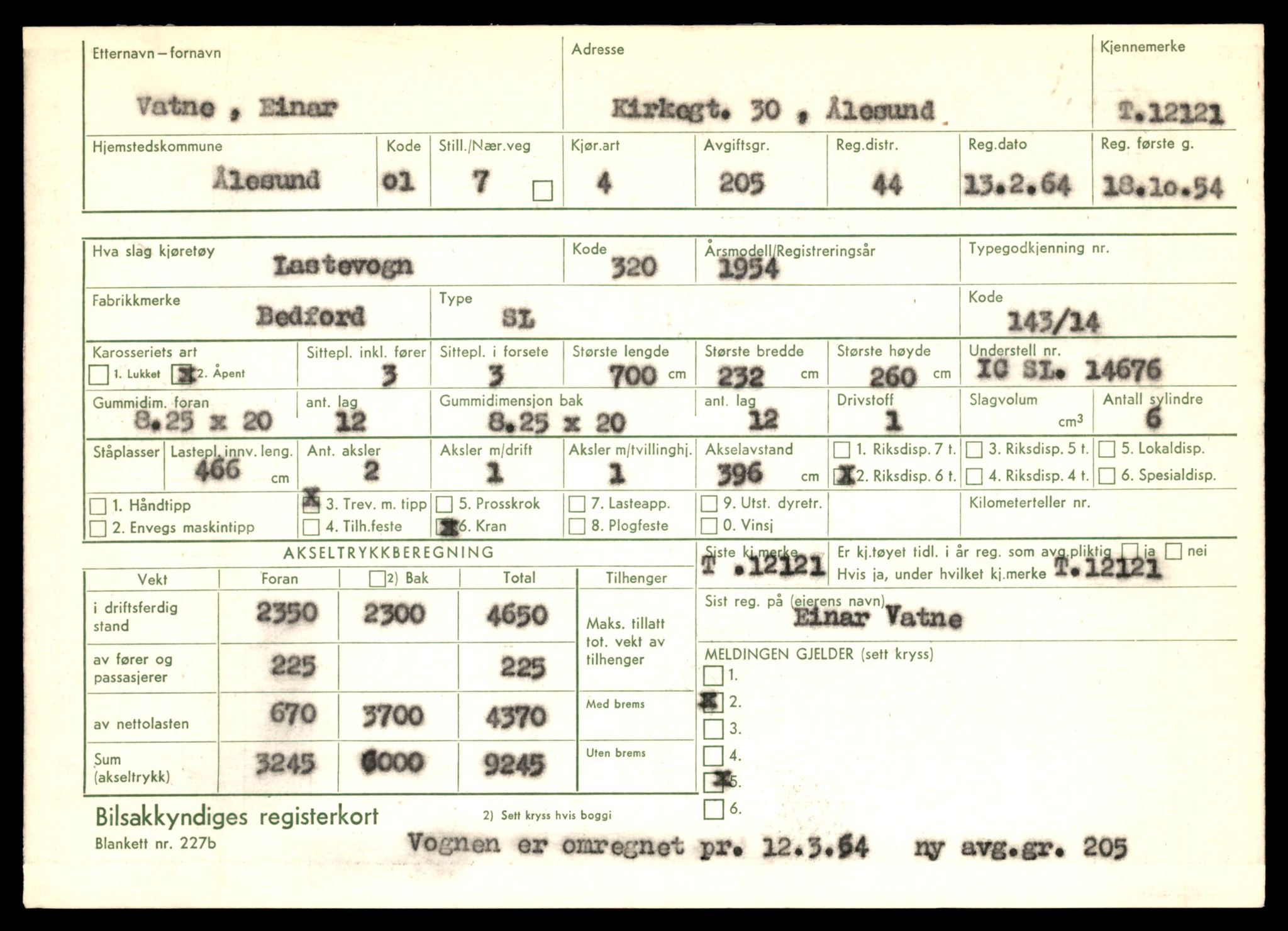 Møre og Romsdal vegkontor - Ålesund trafikkstasjon, AV/SAT-A-4099/F/Fe/L0032: Registreringskort for kjøretøy T 11997 - T 12149, 1927-1998, p. 3005