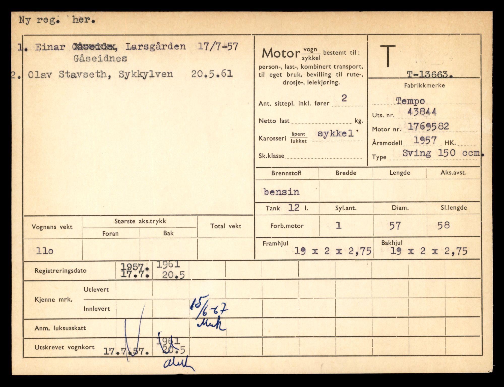 Møre og Romsdal vegkontor - Ålesund trafikkstasjon, AV/SAT-A-4099/F/Fe/L0040: Registreringskort for kjøretøy T 13531 - T 13709, 1927-1998, p. 2327