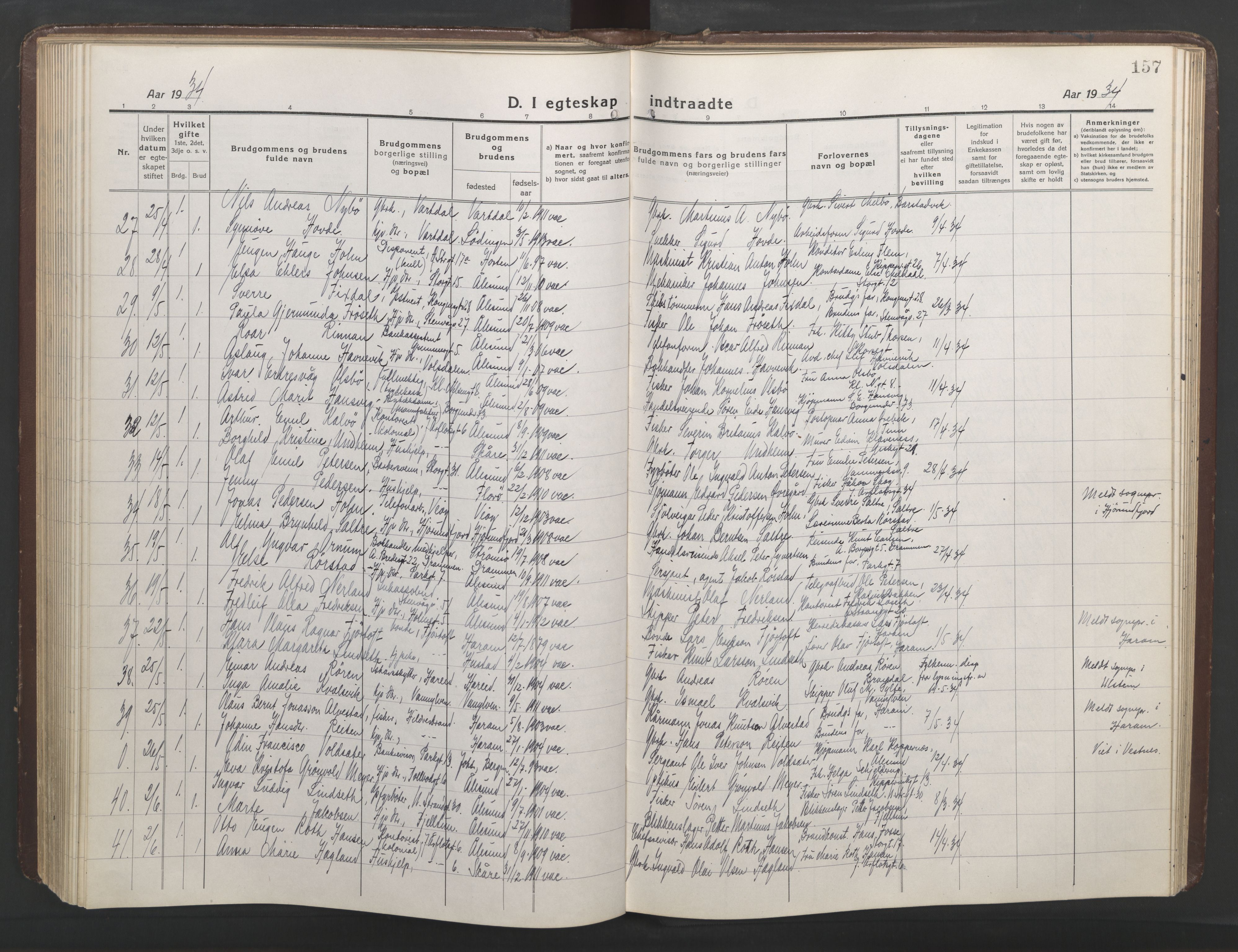 Ministerialprotokoller, klokkerbøker og fødselsregistre - Møre og Romsdal, AV/SAT-A-1454/529/L0473: Parish register (copy) no. 529C10, 1918-1941, p. 157