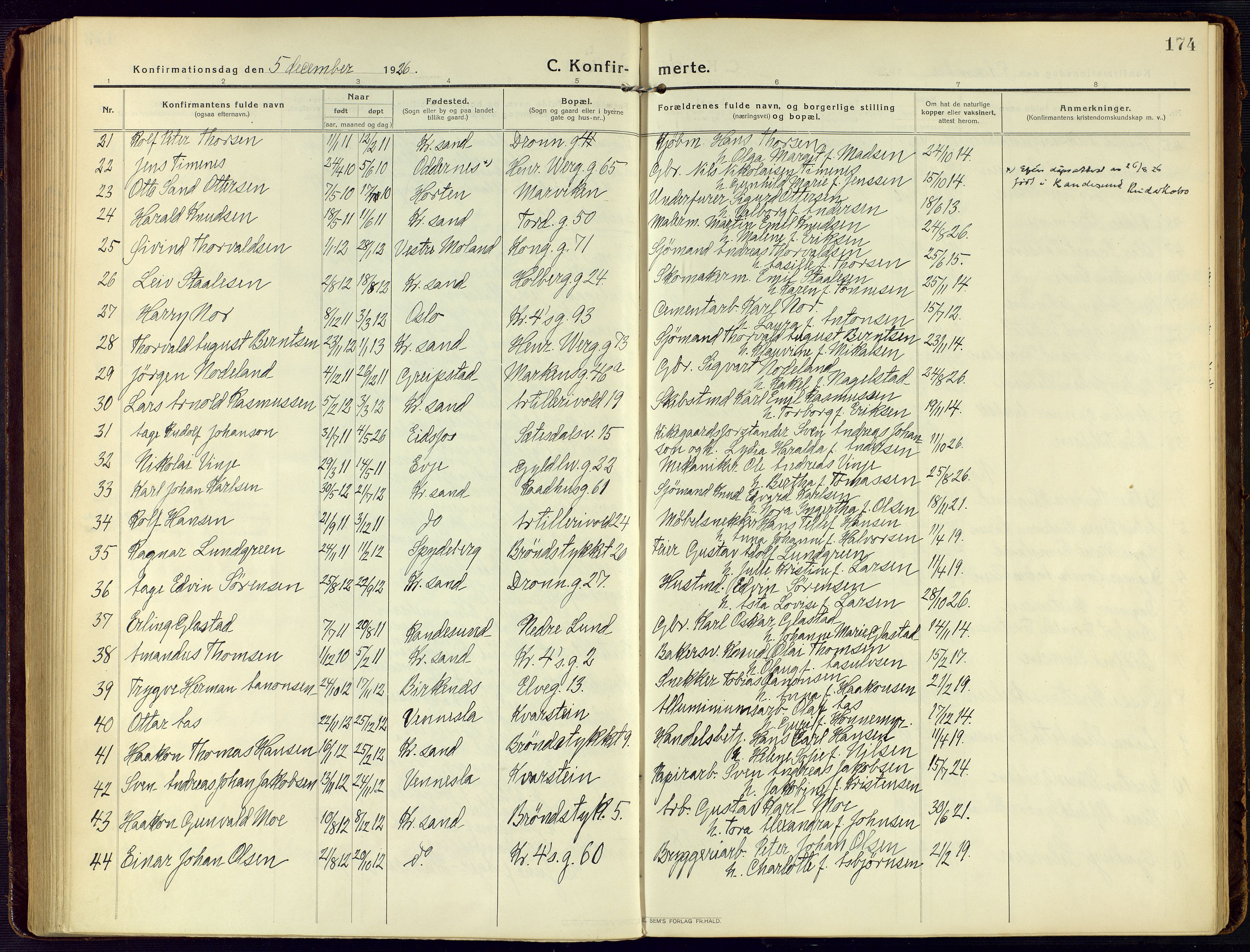 Kristiansand domprosti, SAK/1112-0006/F/Fa/L0026: Parish register (official) no. A 25, 1916-1928, p. 174