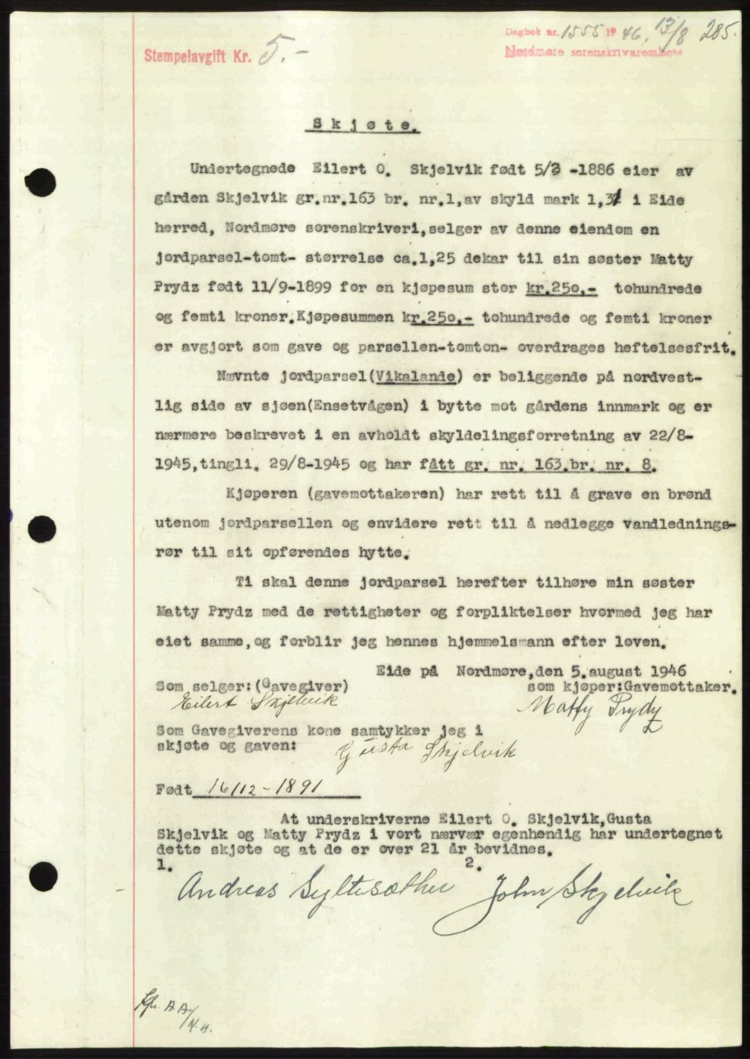 Nordmøre sorenskriveri, AV/SAT-A-4132/1/2/2Ca: Mortgage book no. A102, 1946-1946, Diary no: : 1555/1946