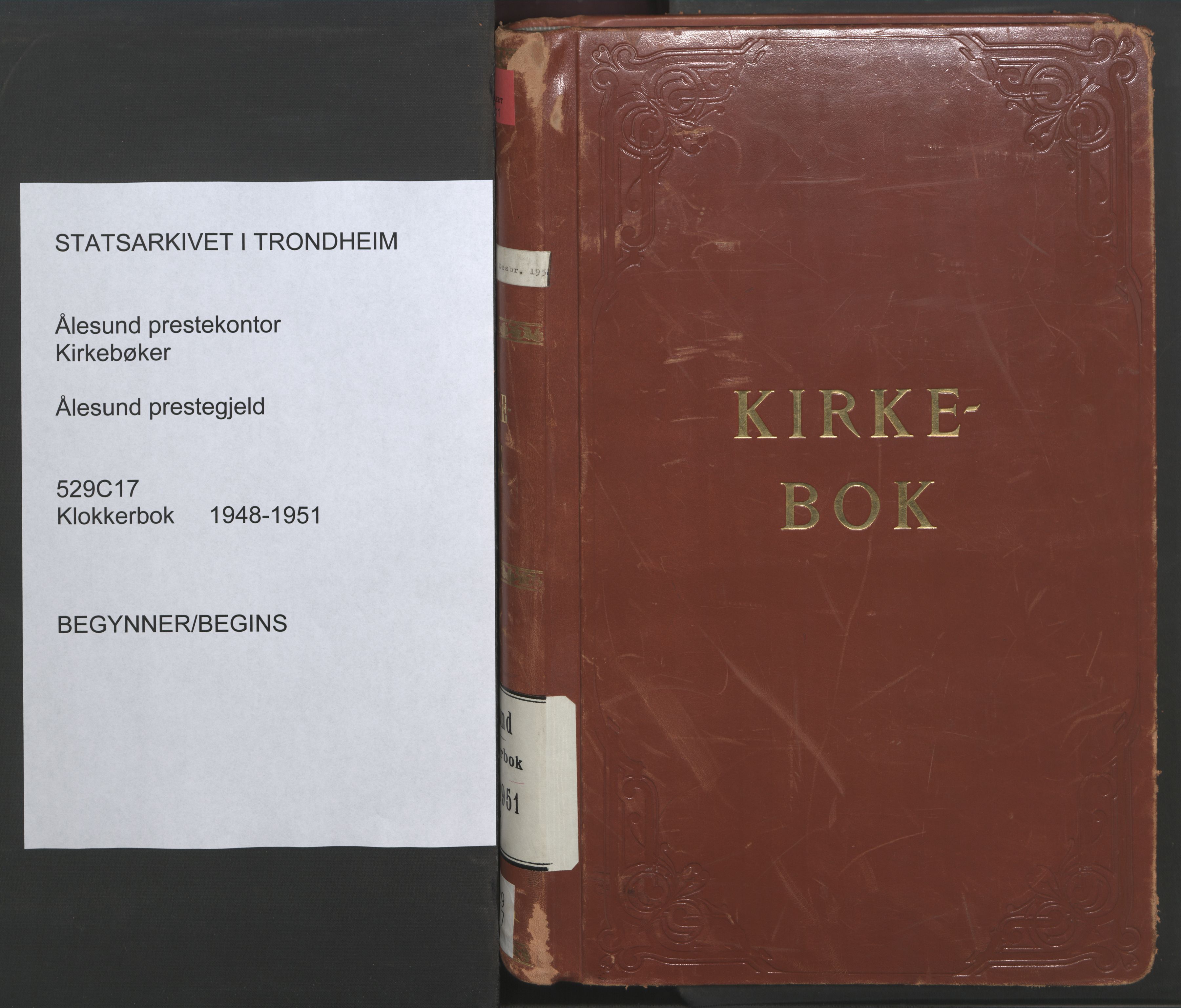 Ministerialprotokoller, klokkerbøker og fødselsregistre - Møre og Romsdal, SAT/A-1454/529/L0480: Parish register (copy) no. 529C17, 1948-1951