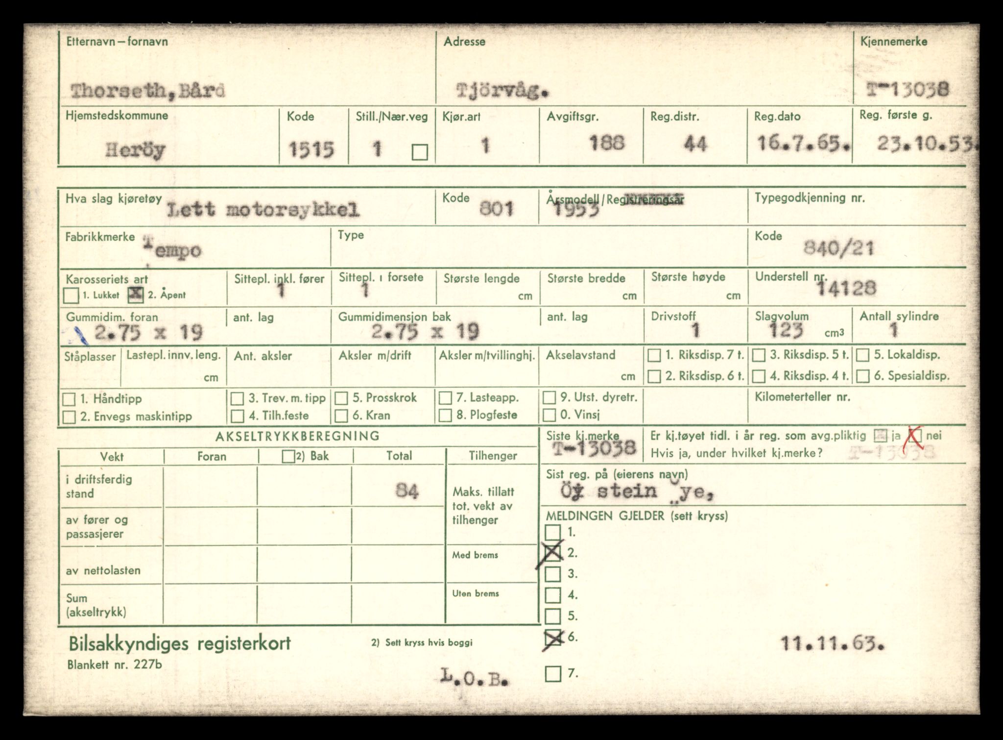 Møre og Romsdal vegkontor - Ålesund trafikkstasjon, AV/SAT-A-4099/F/Fe/L0037: Registreringskort for kjøretøy T 13031 - T 13179, 1927-1998, p. 175