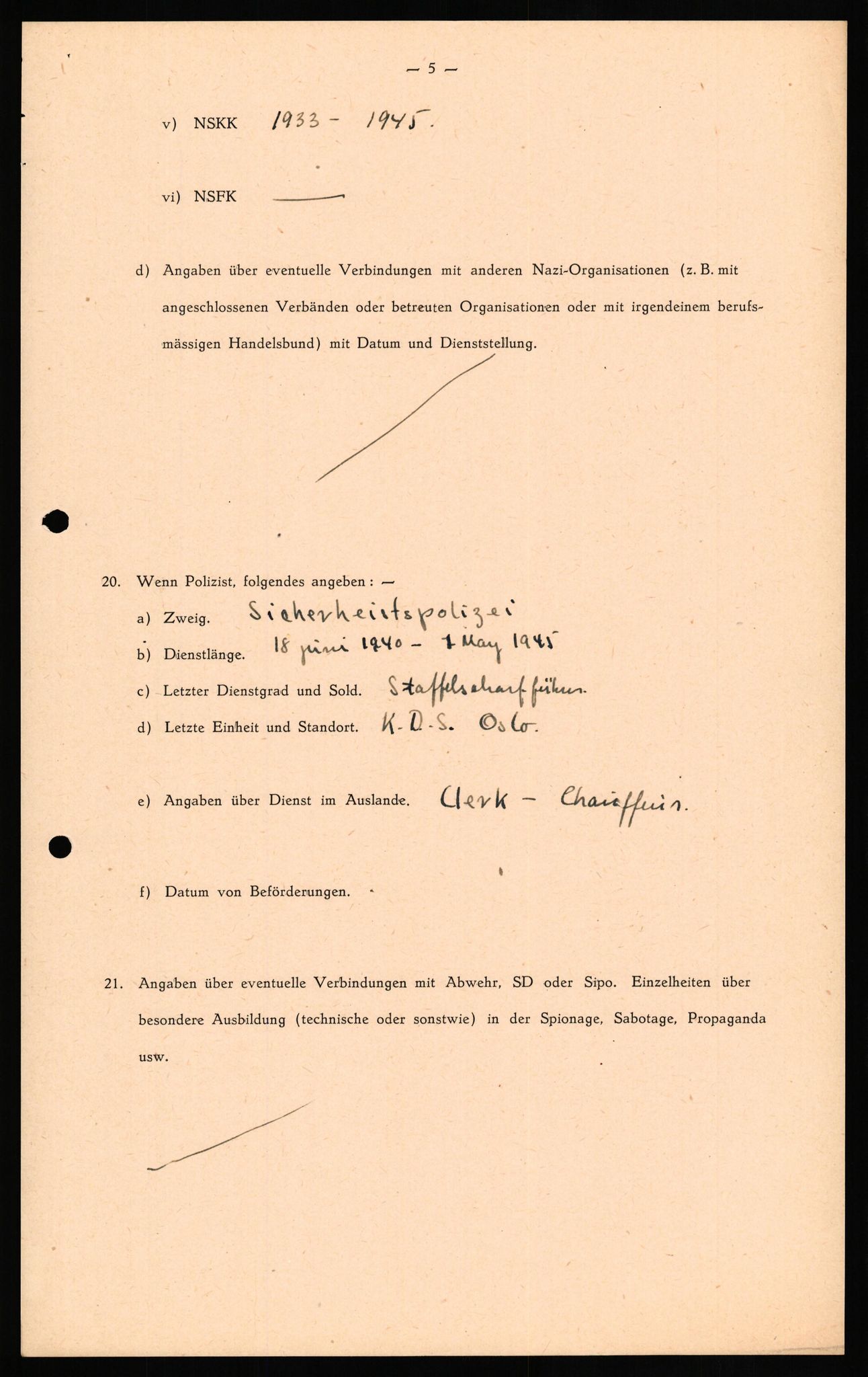 Forsvaret, Forsvarets overkommando II, AV/RA-RAFA-3915/D/Db/L0021: CI Questionaires. Tyske okkupasjonsstyrker i Norge. Tyskere., 1945-1946, p. 391