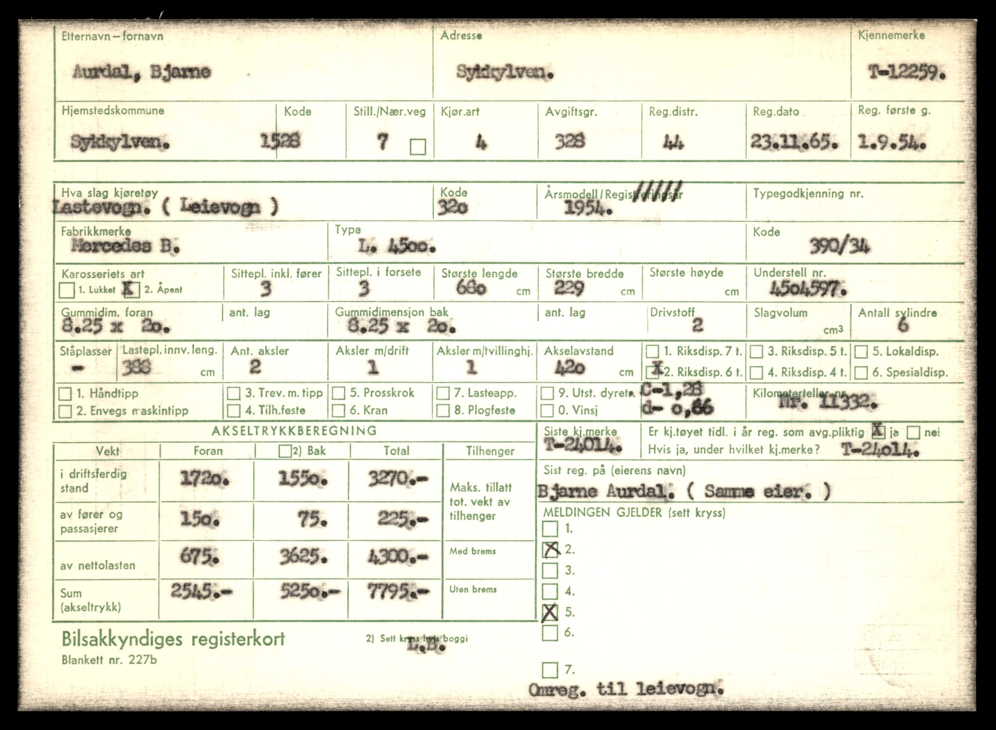 Møre og Romsdal vegkontor - Ålesund trafikkstasjon, AV/SAT-A-4099/F/Fe/L0033: Registreringskort for kjøretøy T 12151 - T 12474, 1927-1998, p. 2583