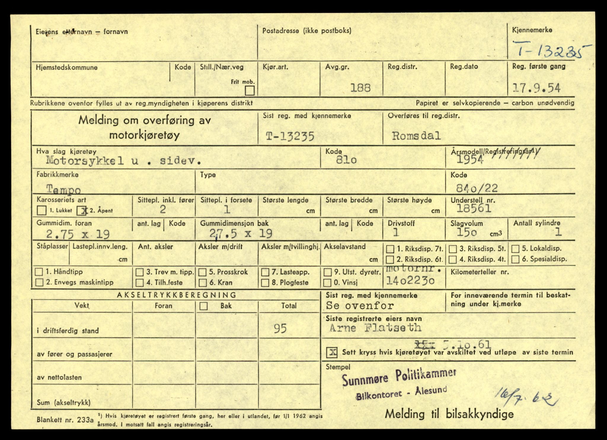 Møre og Romsdal vegkontor - Ålesund trafikkstasjon, AV/SAT-A-4099/F/Fe/L0038: Registreringskort for kjøretøy T 13180 - T 13360, 1927-1998, p. 967