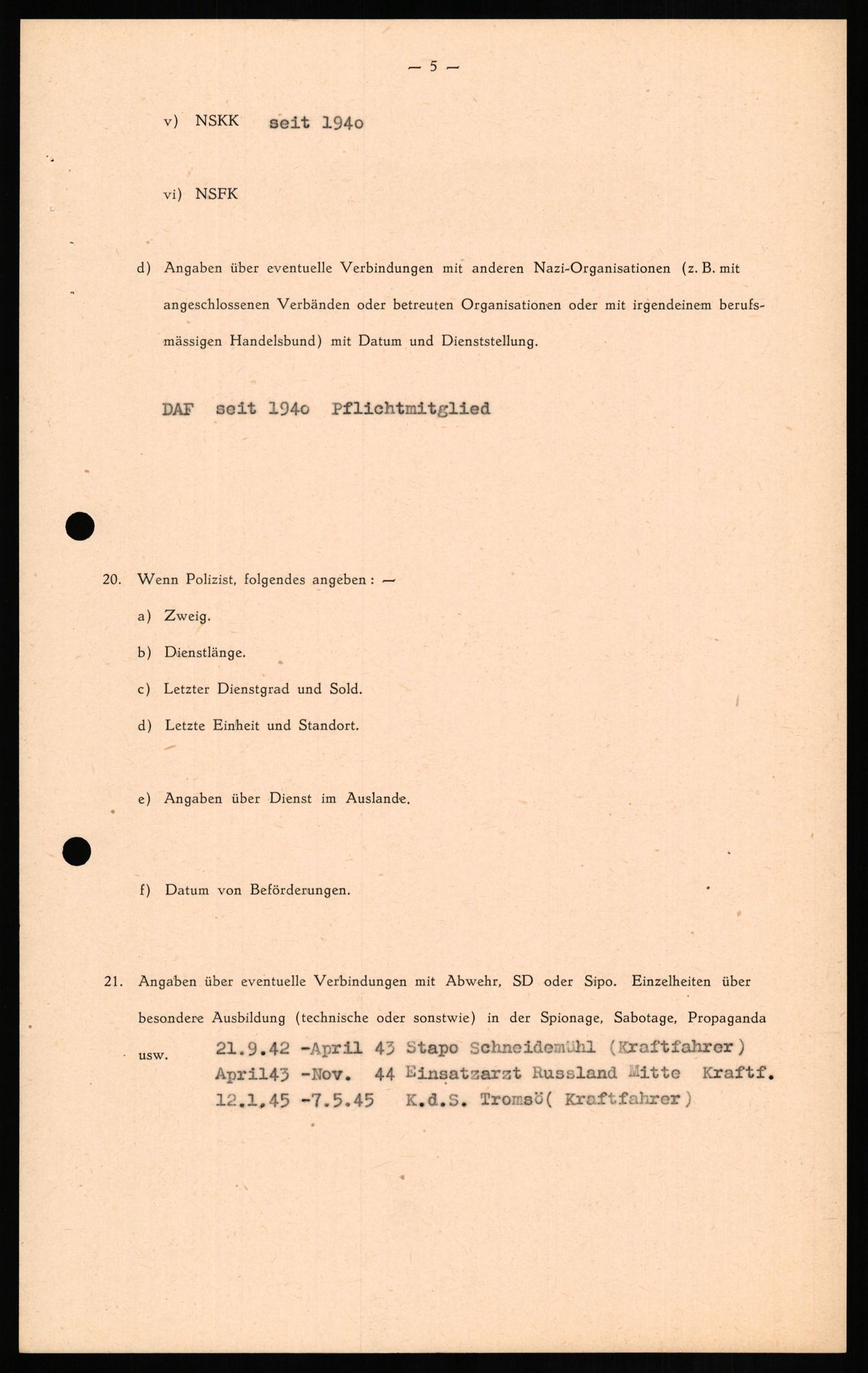 Forsvaret, Forsvarets overkommando II, AV/RA-RAFA-3915/D/Db/L0015: CI Questionaires. Tyske okkupasjonsstyrker i Norge. Tyskere., 1945-1946, p. 411