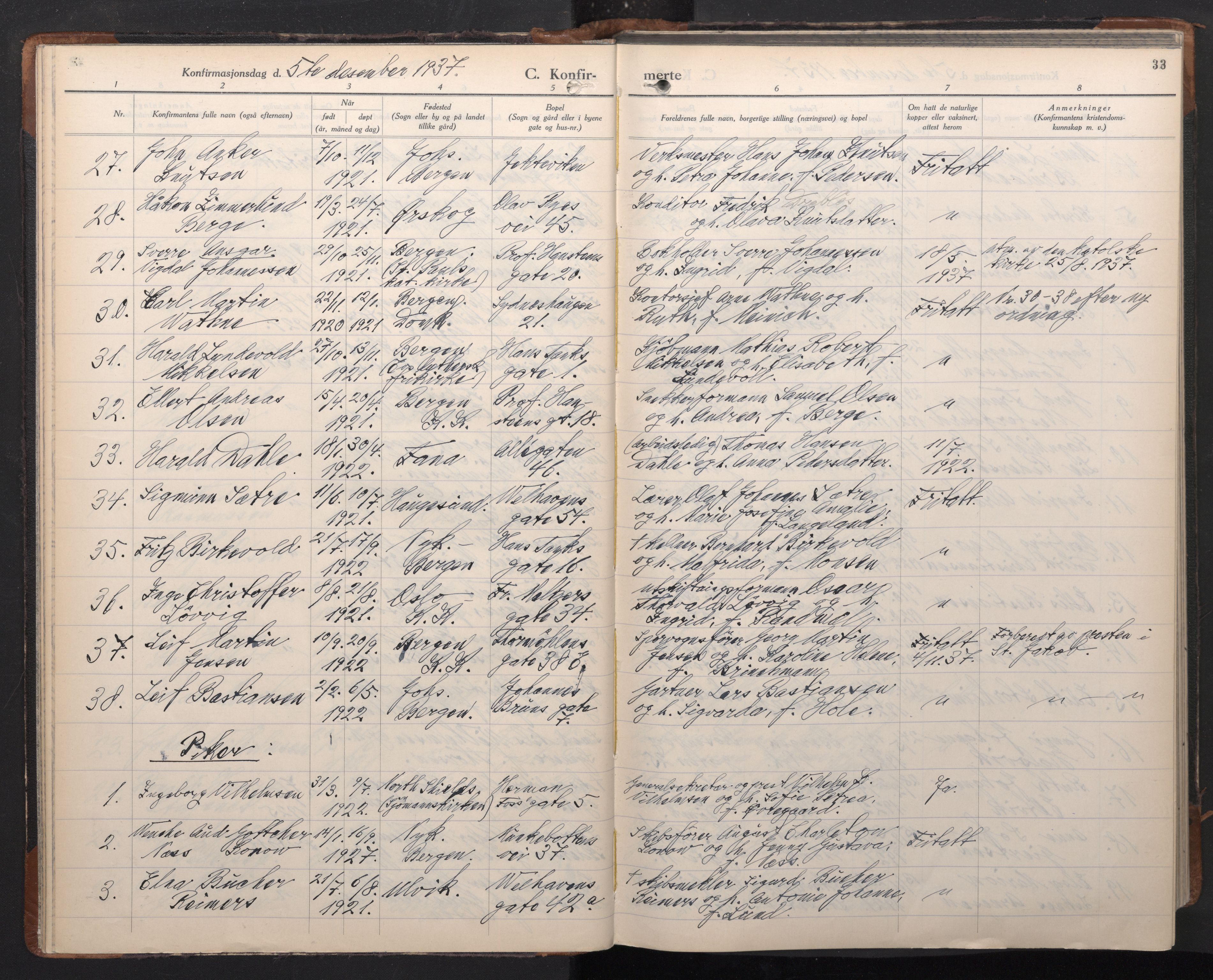 Johanneskirken sokneprestembete, AV/SAB-A-76001/H/Haa/L0011: Parish register (official) no. C 4, 1935-1966, p. 32b-33a